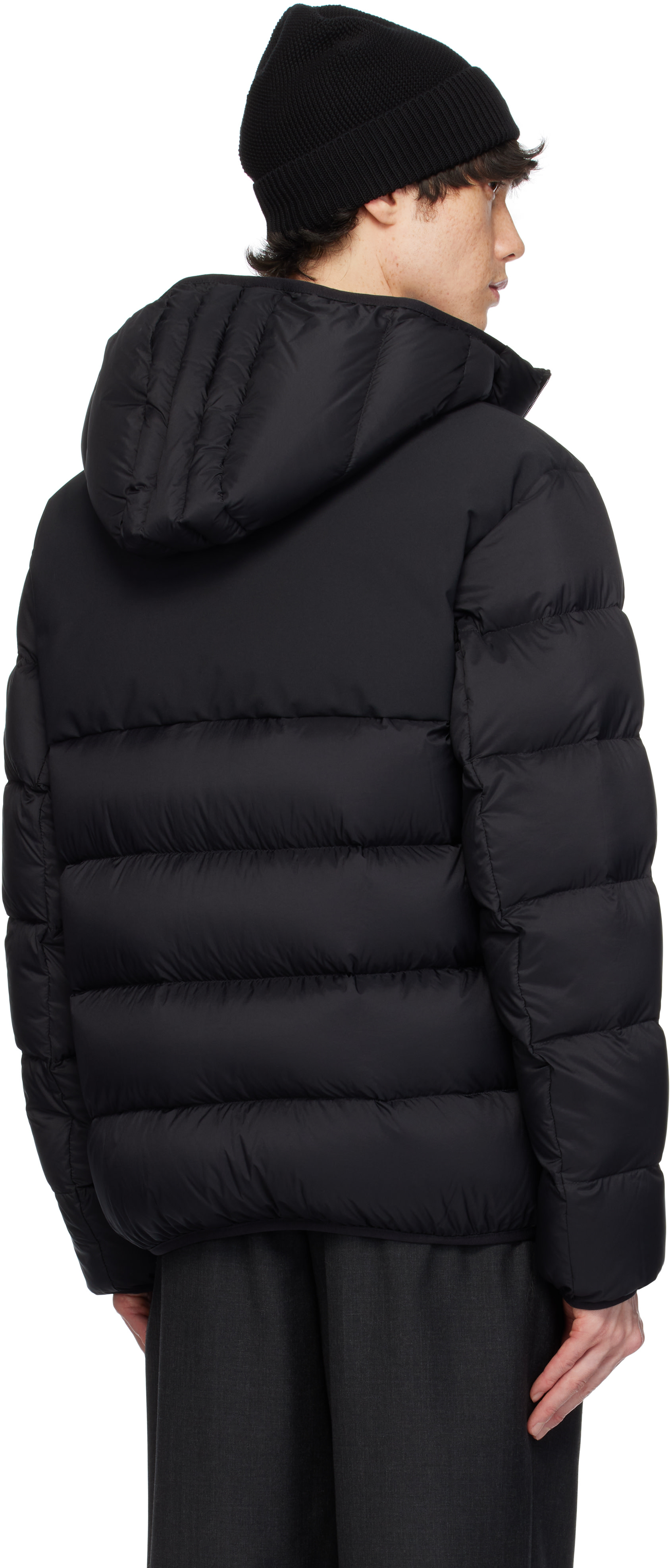 Moncler: ブラック Veumont フード付き ショート ダウンジャケット
