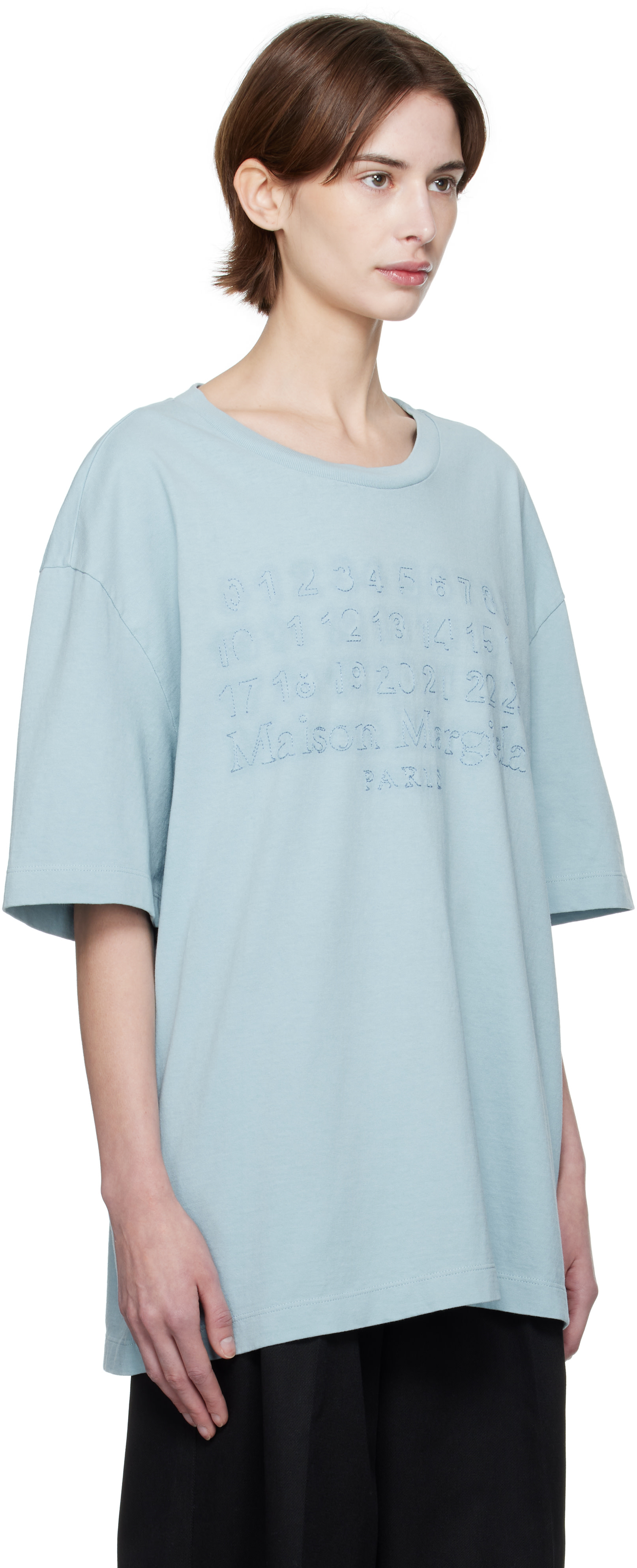 Maison Margiela / コットン Tシャツ ライトブルー Maison Margiela: Blue Embroidered Logo T-shirt | SSENSE