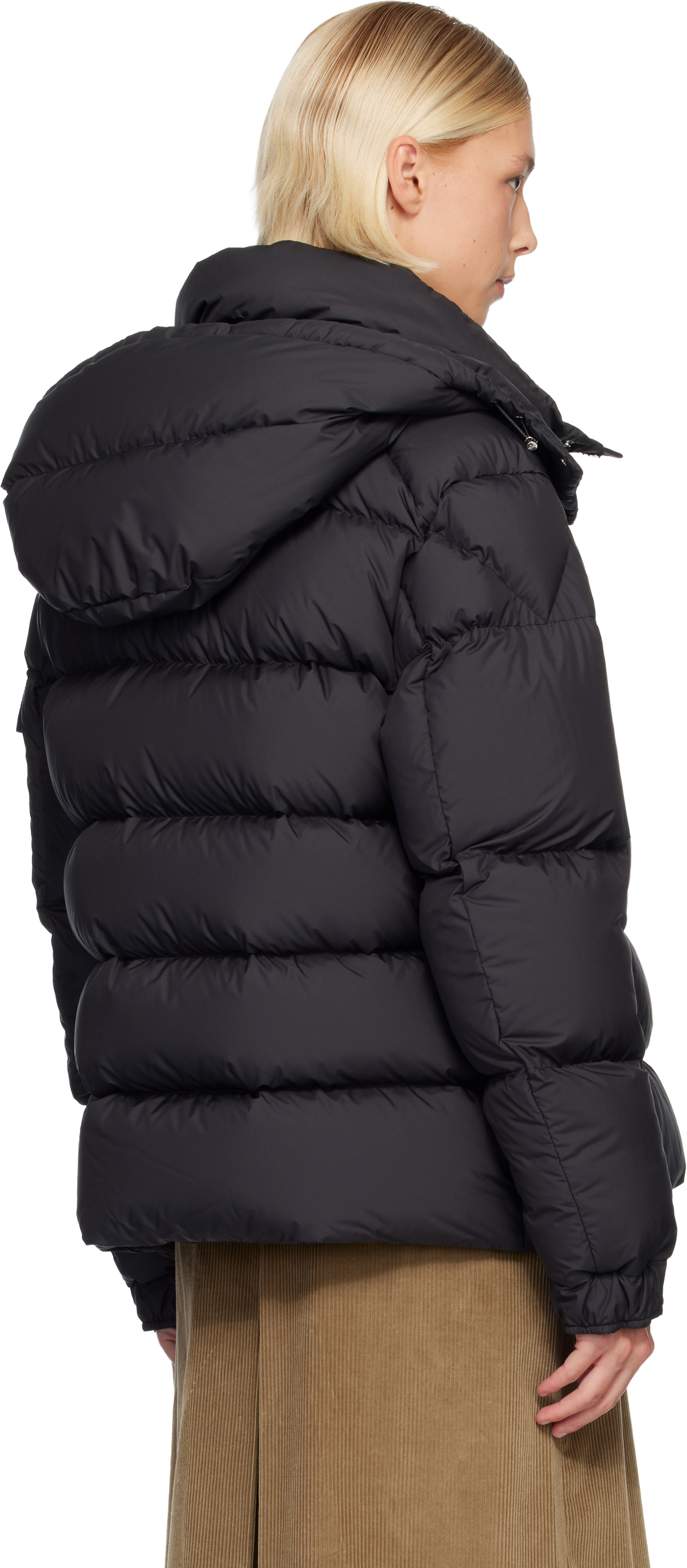 Moncler: ブラック Maya 70 フード付き ショート ダウンジャケット