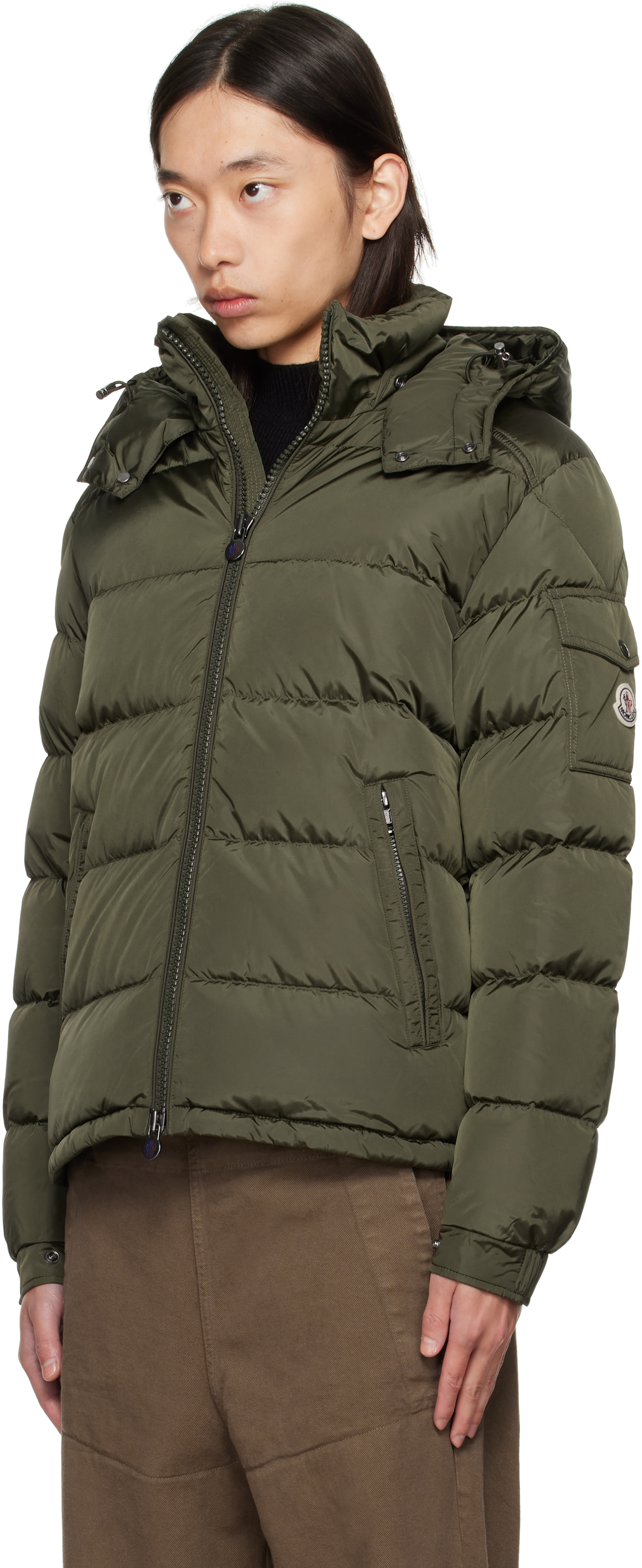 Moncler: カーキ Maya マット ショート ダウンジャケット | SSENSE 日本