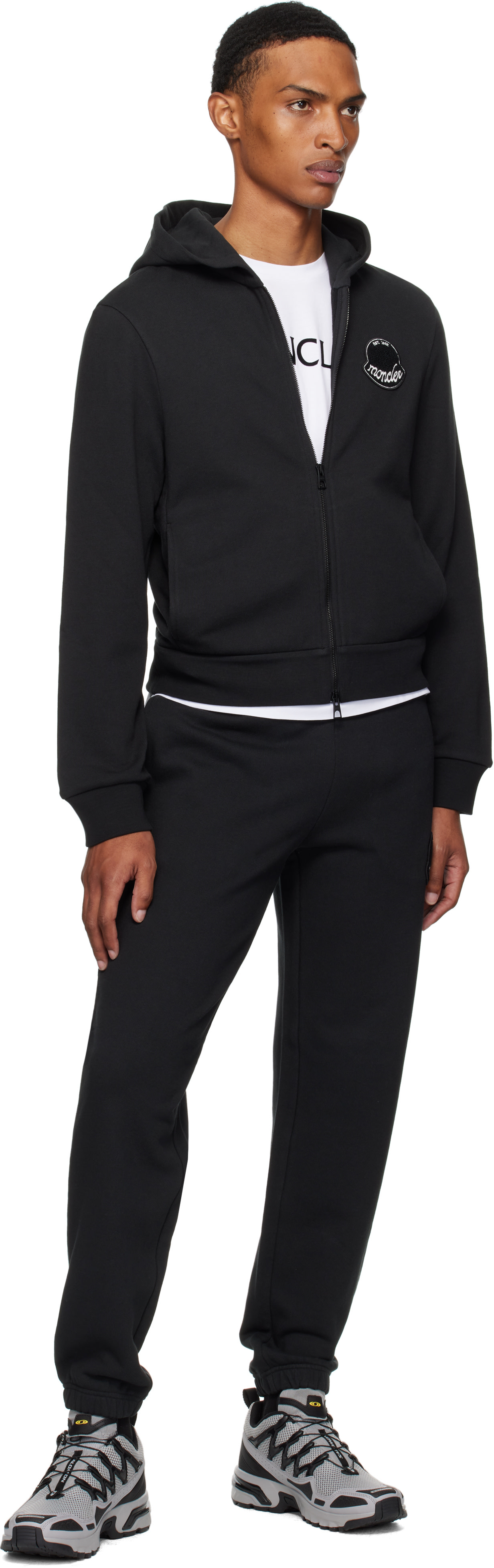 【アンリ】MONCLER＜モンクレール＞ ジップアップフーディ 黒 Ｌ Moncler: ブラック ロゴ コットン ジップアップフーディ | SSENSE 日本