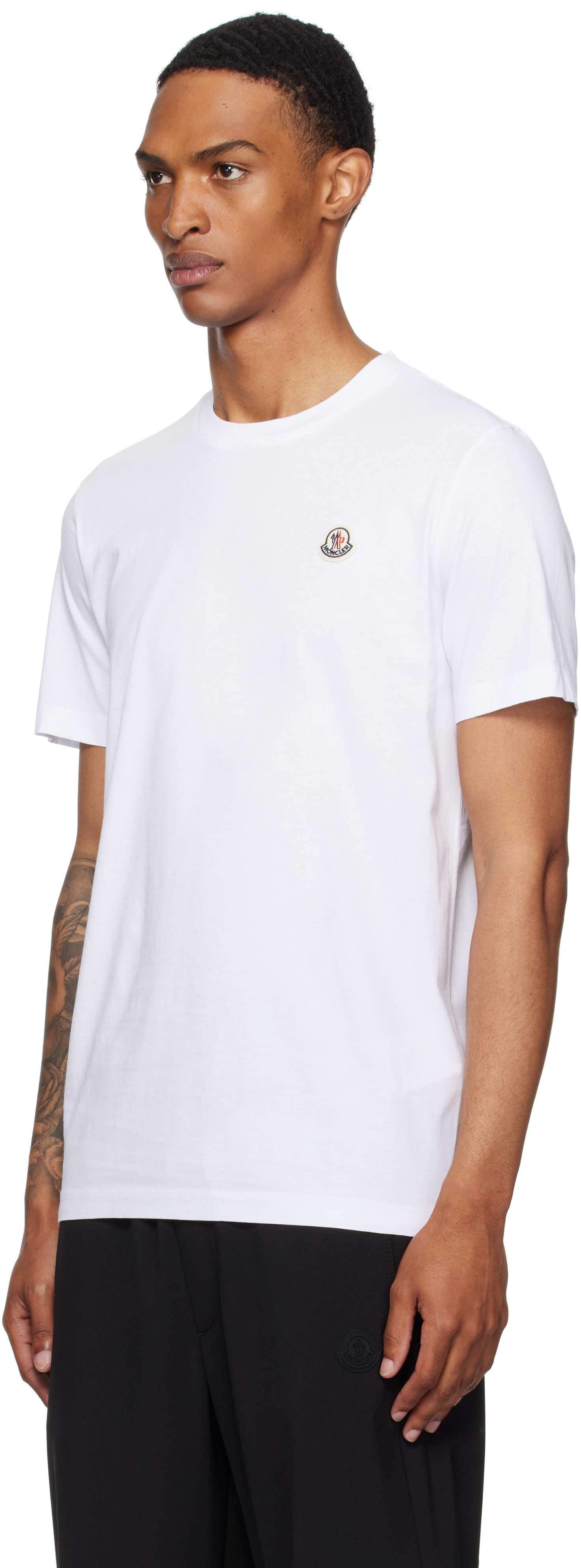 モンクレールTシャツ❗️ Moncler: マルチカラー ロゴパッチ コットン Tシャツ 3枚セット