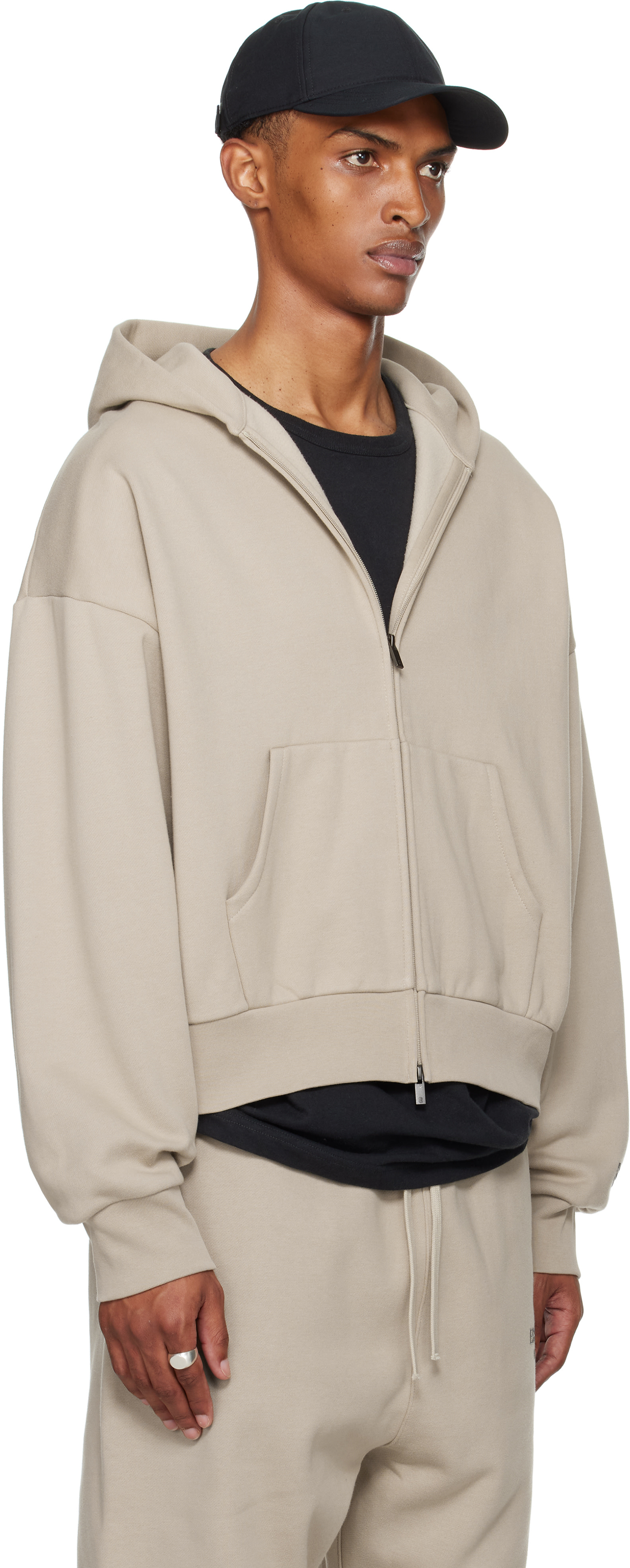 Fear of God ESSENTIALS - Pull à capuche taupe en molleton à coupe classique et à glissière