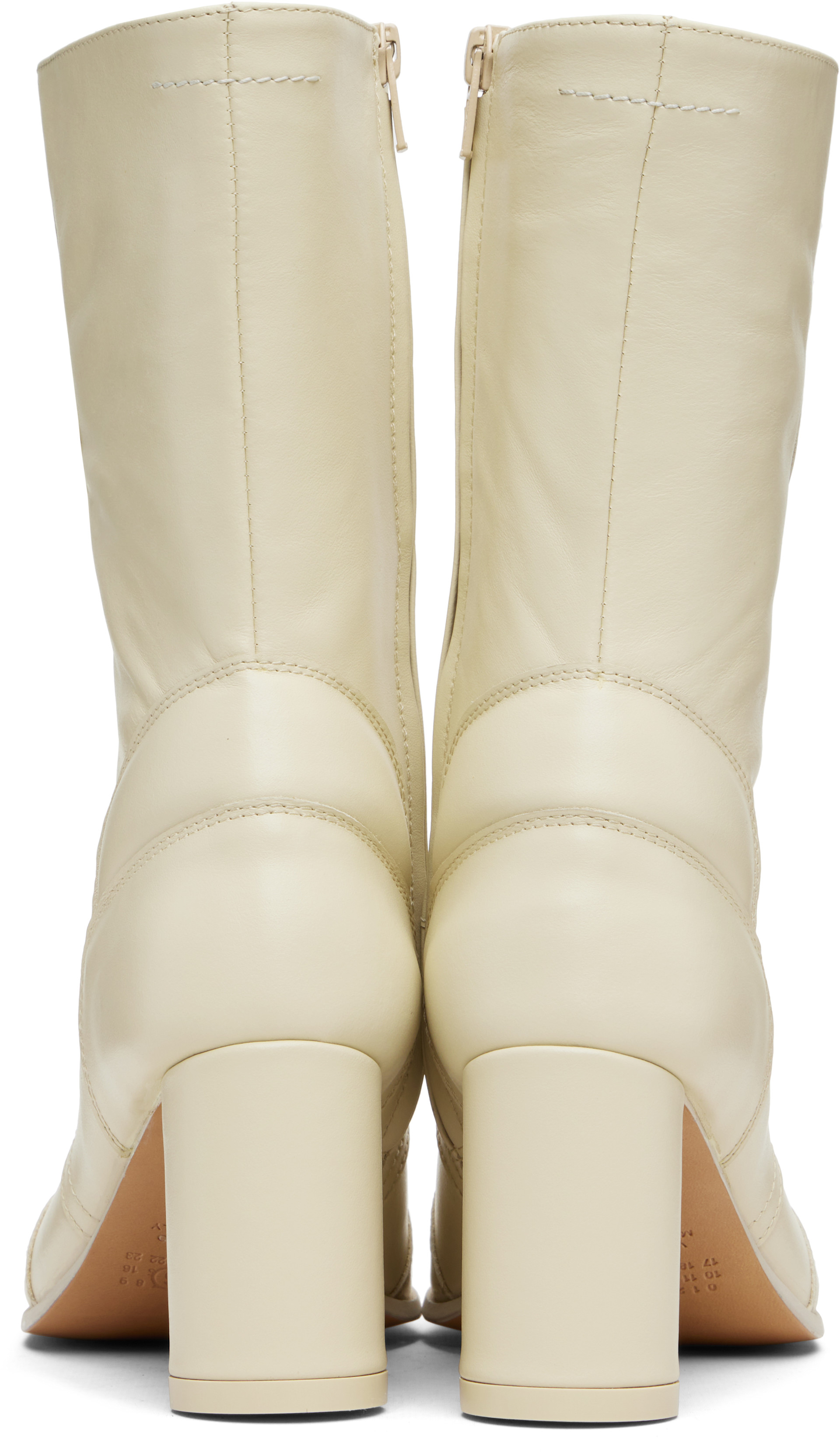 MM6 Maison Margiela ホワイトブーツ MM6 Maison Margiela: Off-White Biker Ankle Boots | SSENSE