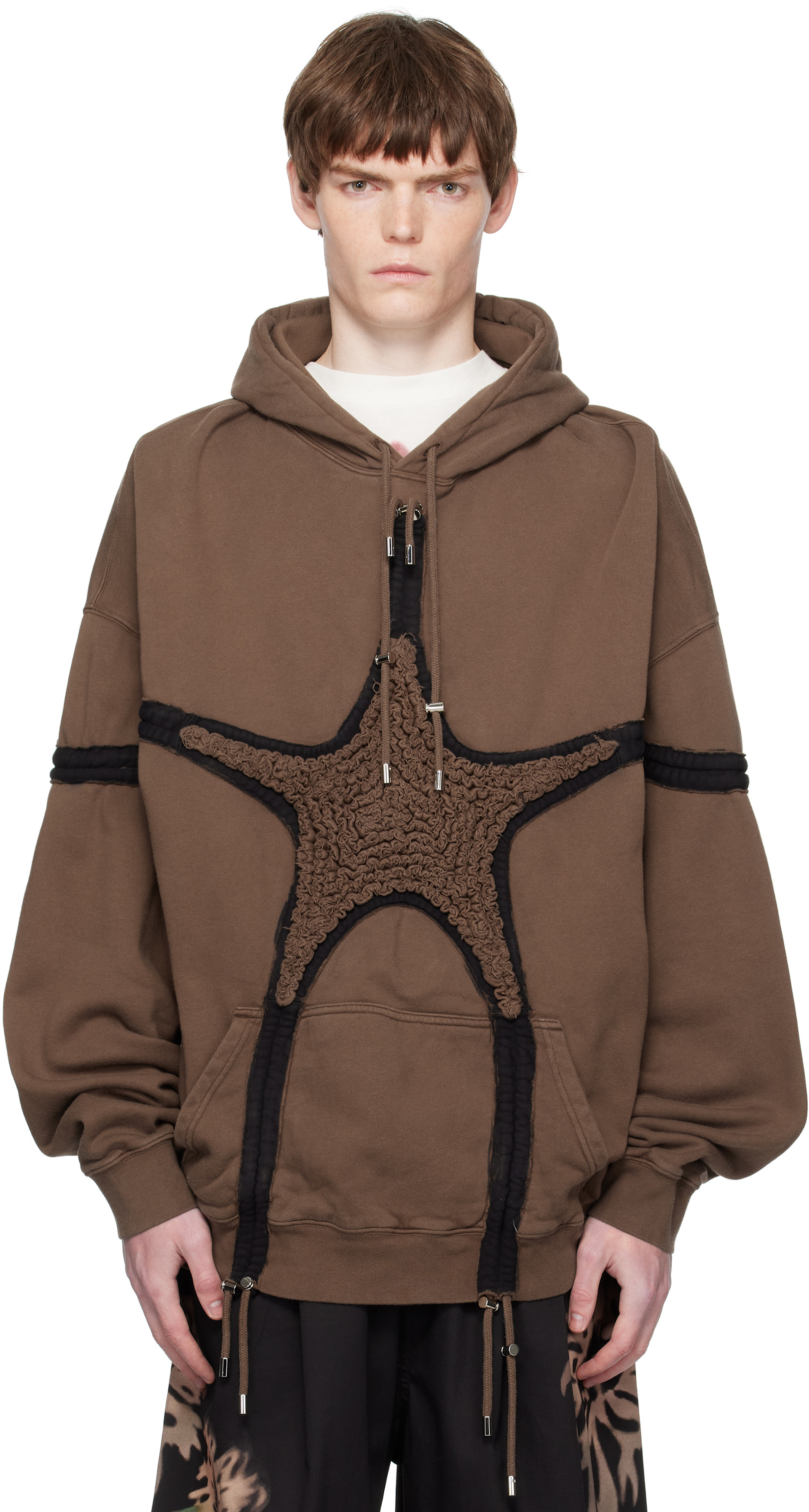 Collina Strada - Pull à capuche brun à appliqué d'étoile texturé