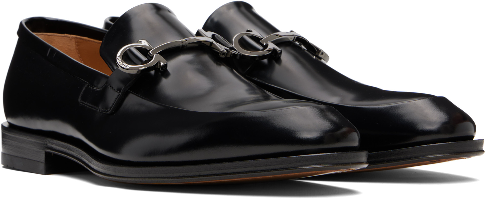 Ferragamo: ブラック Gancini Ornament ローファー | SSENSE 日本