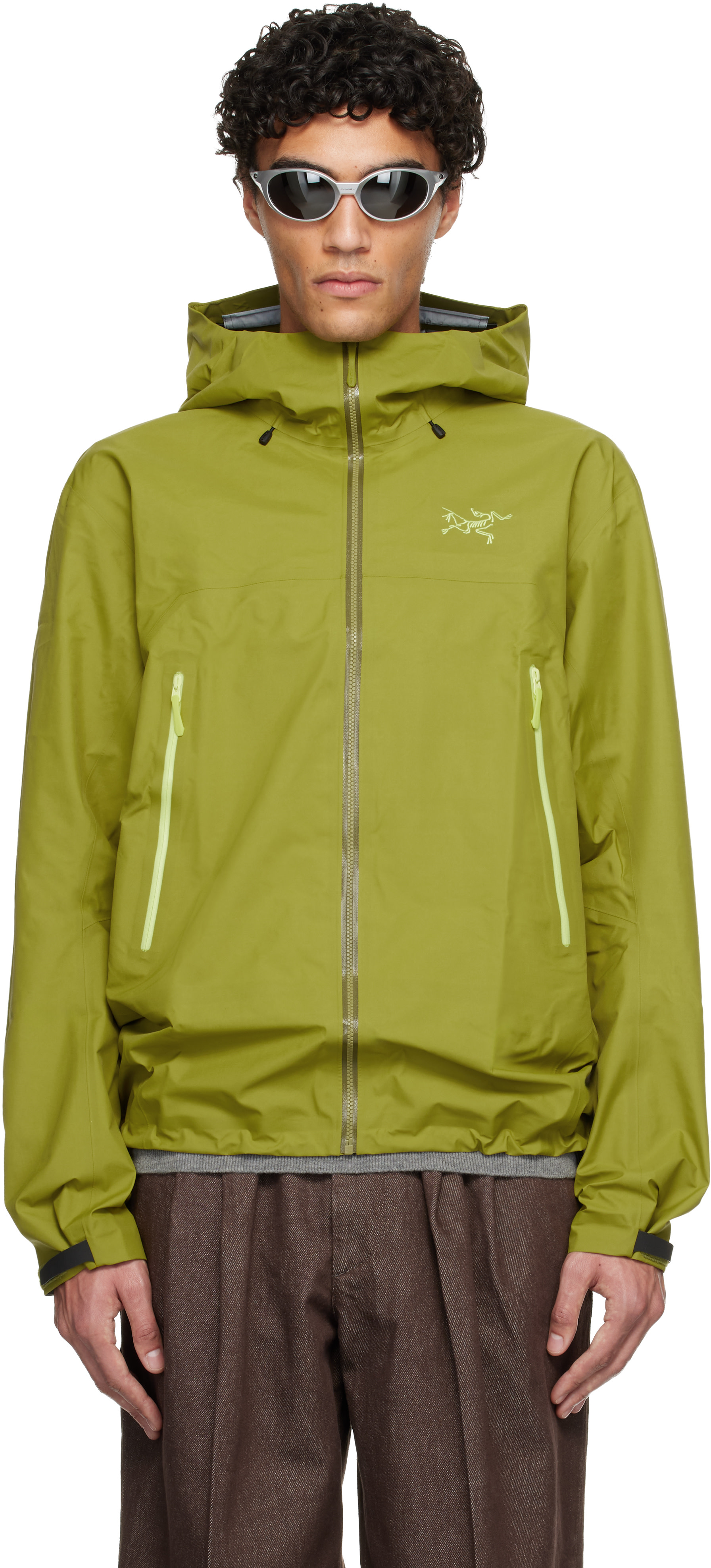 Arc'teryx: カーキ Beta SL ジャケット | SSENSE 日本 Arc'teryx: カーキ Beta SL ジャケット | SSENSE 日本