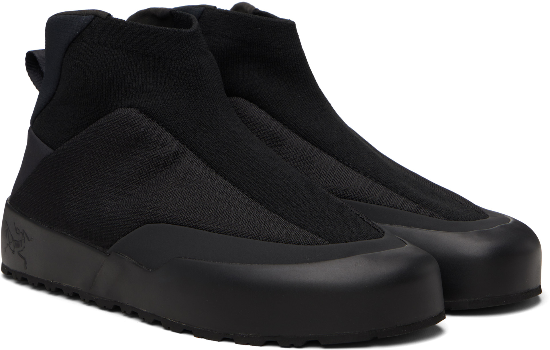 Arc'teryx: Black Kragg Insulated Sneakers | SSENSE Canada