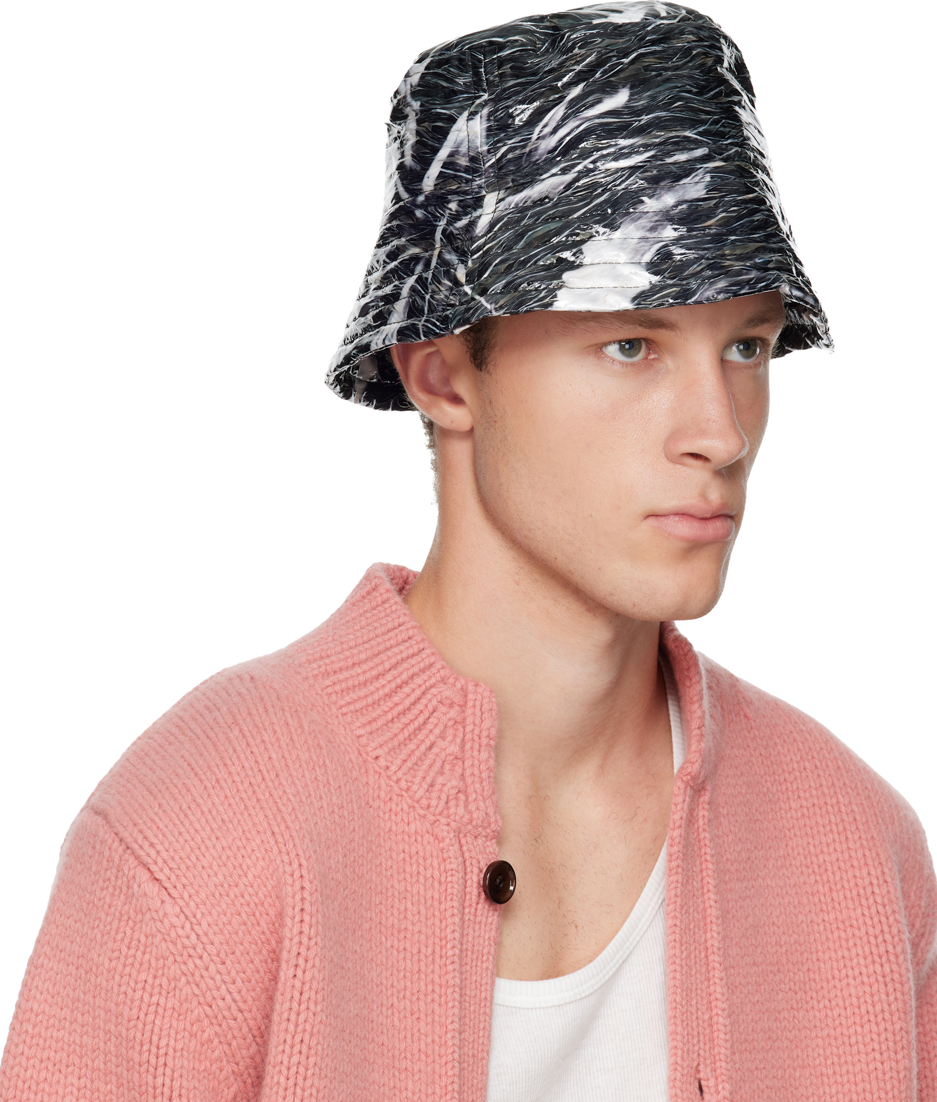 DRIES VAN NOTEN ネイビー バケットハット Dries Van Noten: Black Coated Bucket Hat | SSENSE