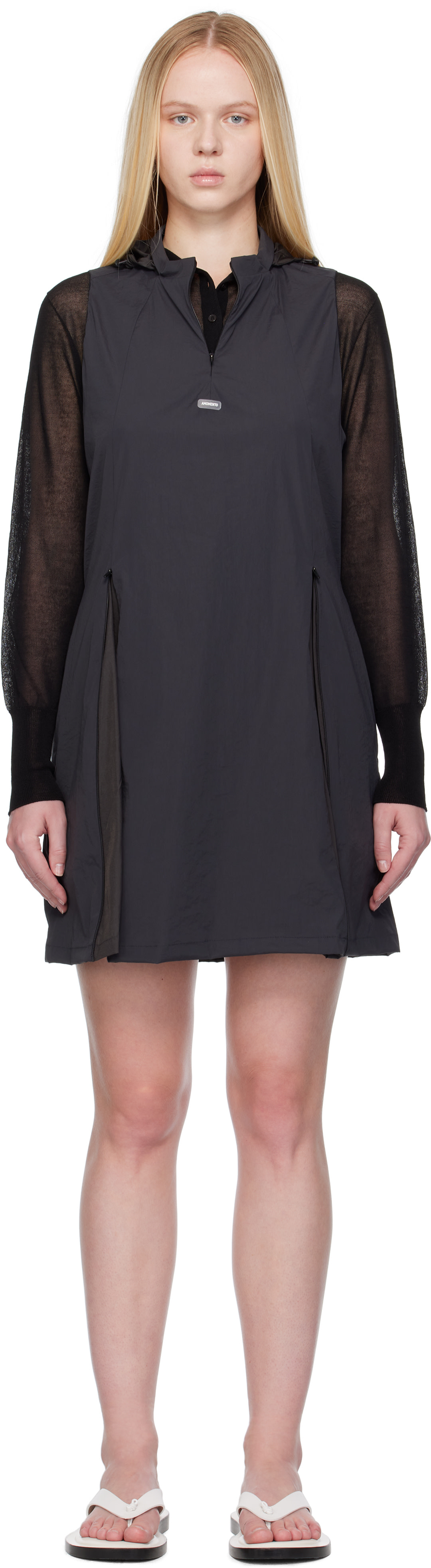 AMOMENTO - Robe courte grise en nylon à capuche