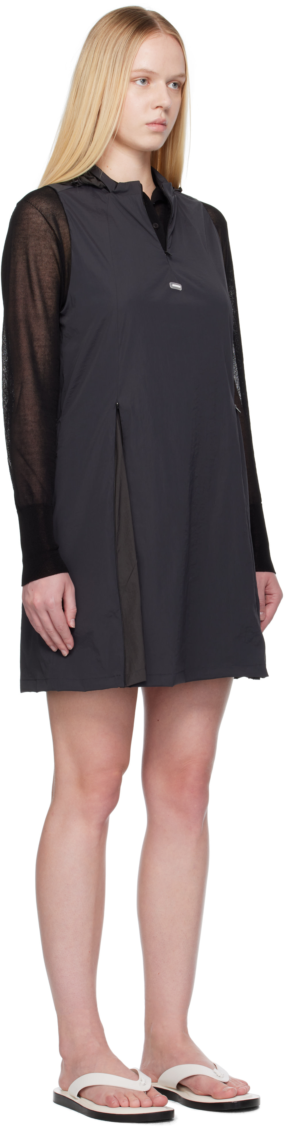 AMOMENTO - Robe courte grise en nylon à capuche