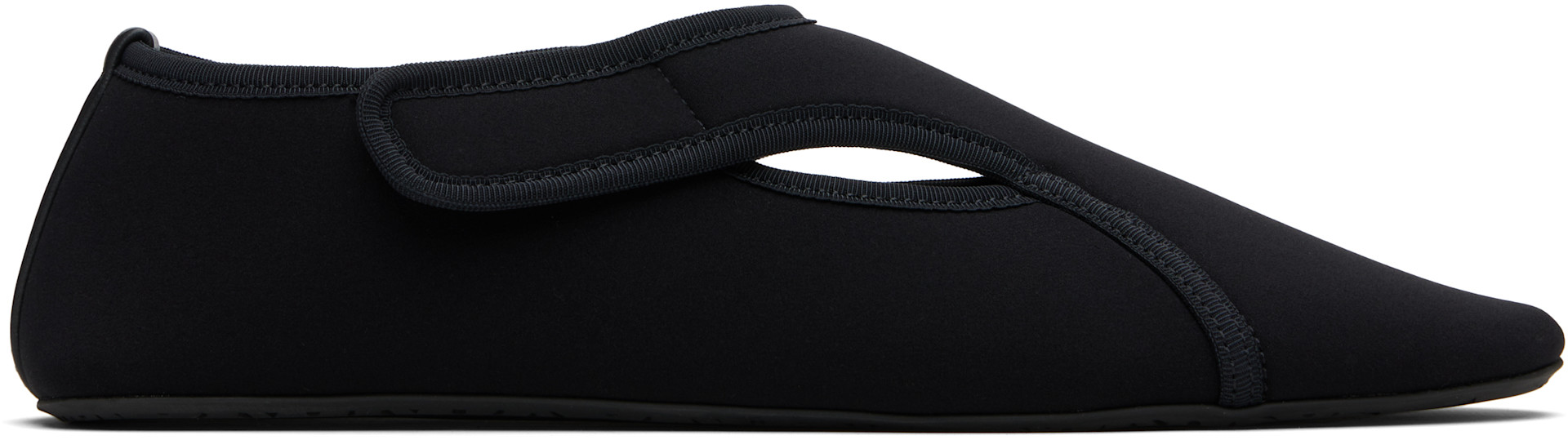 ALAÏA ブラック フラットシューズ 36 ALAÏA: ブラック ネオプレン フラットシューズ | SSENSE 日本