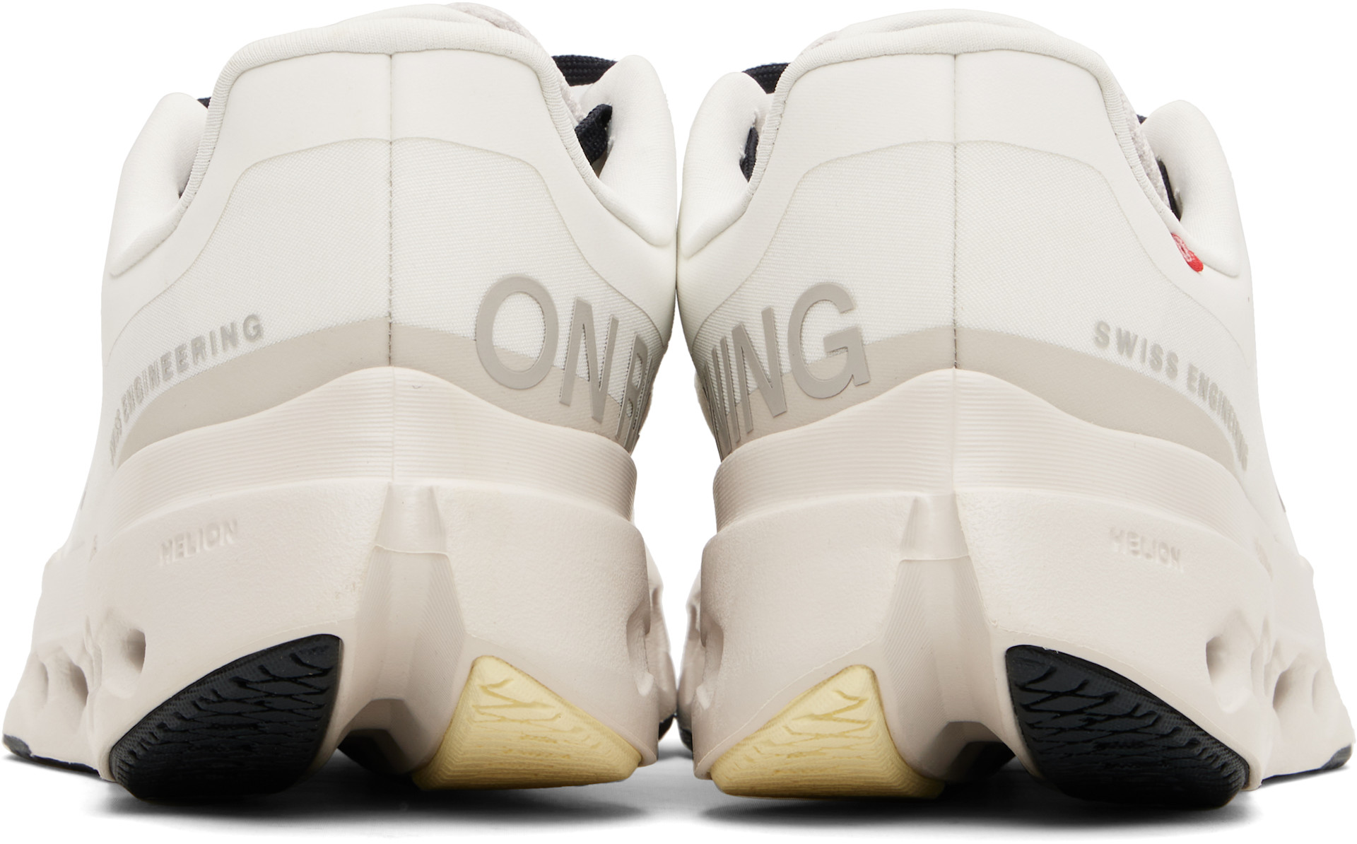 On - Baskets Cloudsurfer Next blanc cassé