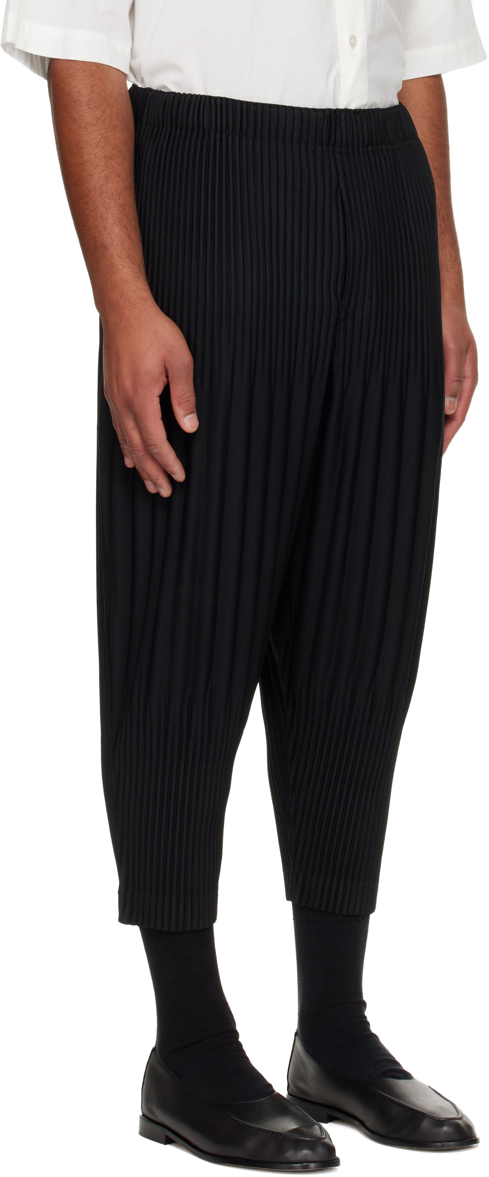 HOMME PLISSÉ ISSEY MIYAKE: Black Basics July Trousers | SSENSE China