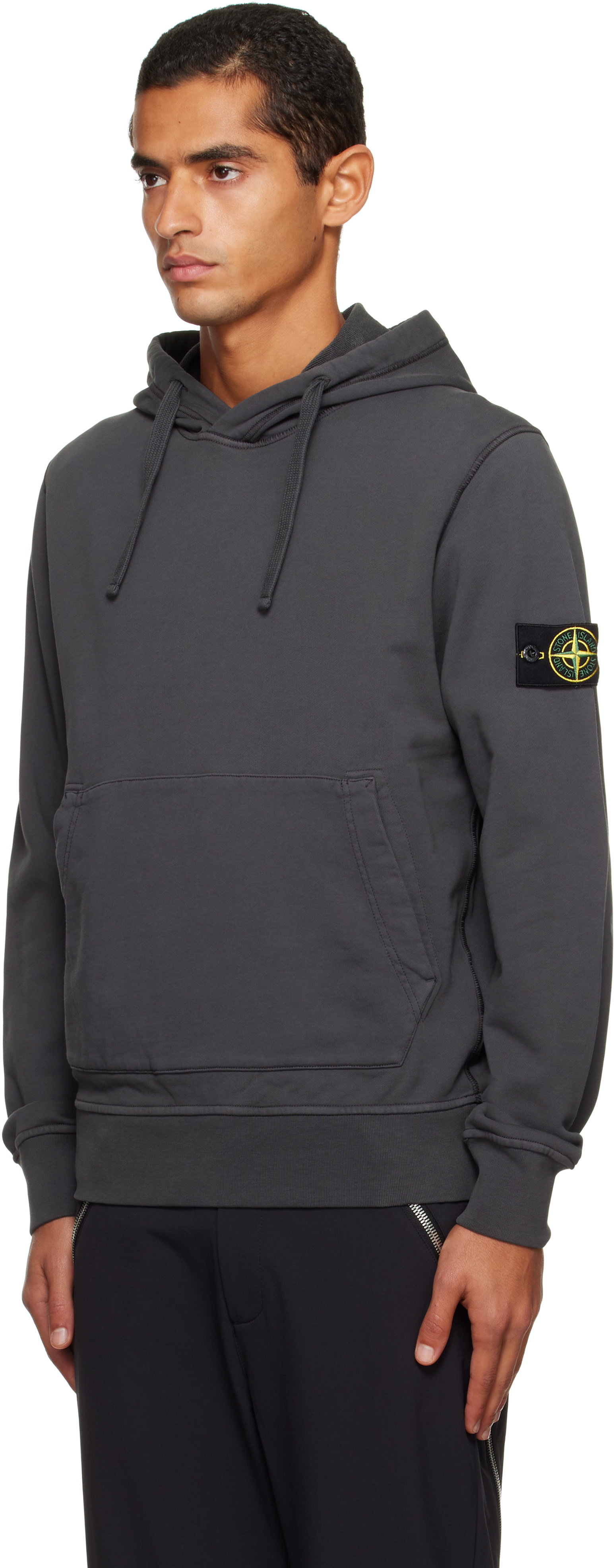 STONE  ストーンアイランド/28 グレー Stone Island: Gray 6100062 Regular-Fit Hoodie | SSENSE