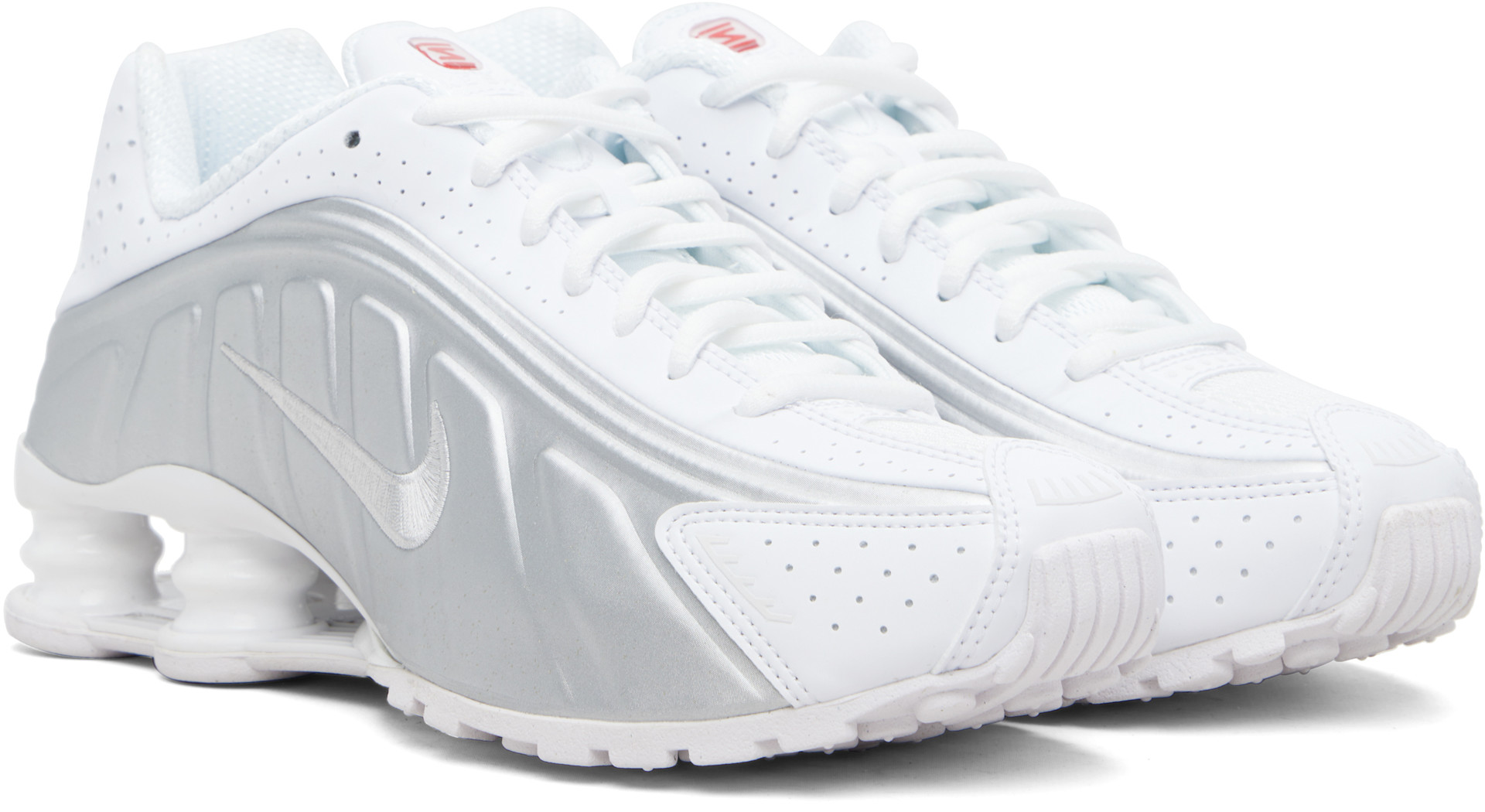 Nike Shox R4 ホワイト/シルバー Nike: White & Silver Shox R4 Sneakers | SSENSE Canada