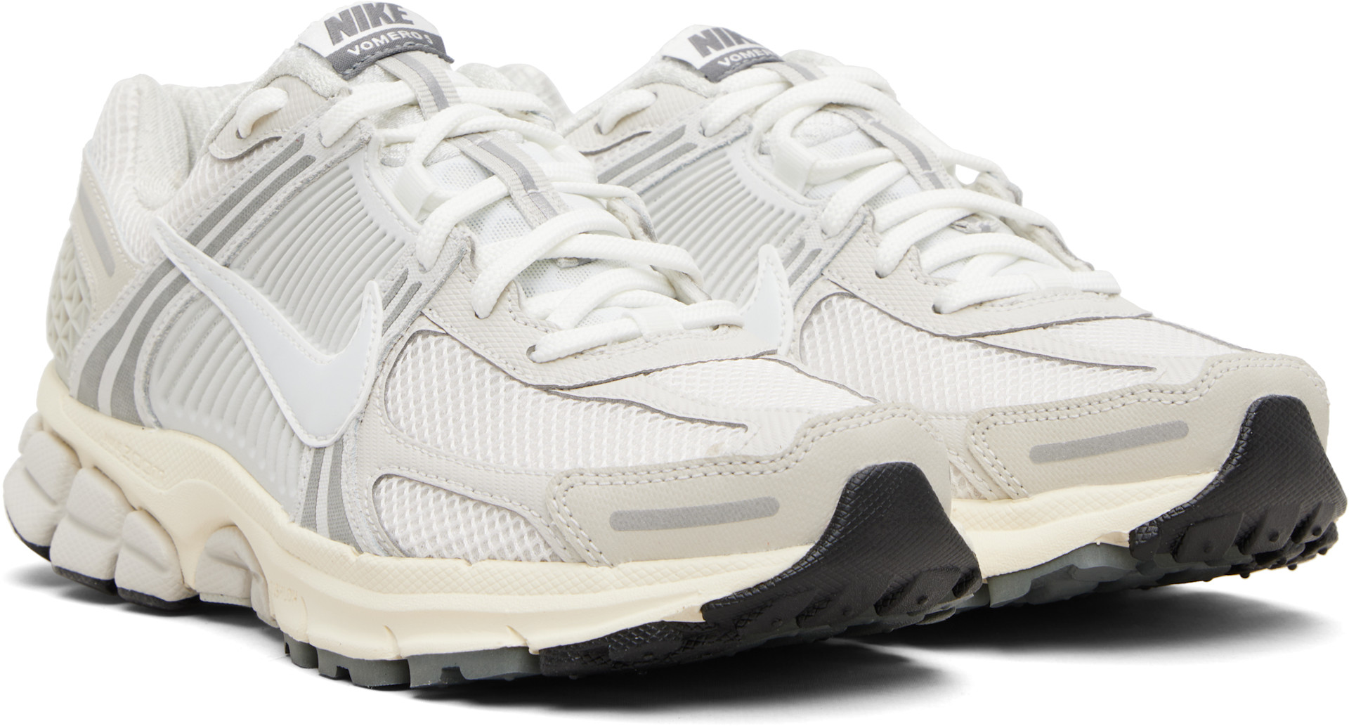 靴 NIKE W ZOOM VOMERO 5 SE Nike: グレー Zoom Vomero 5 SE スニーカー | SSENSE 日本