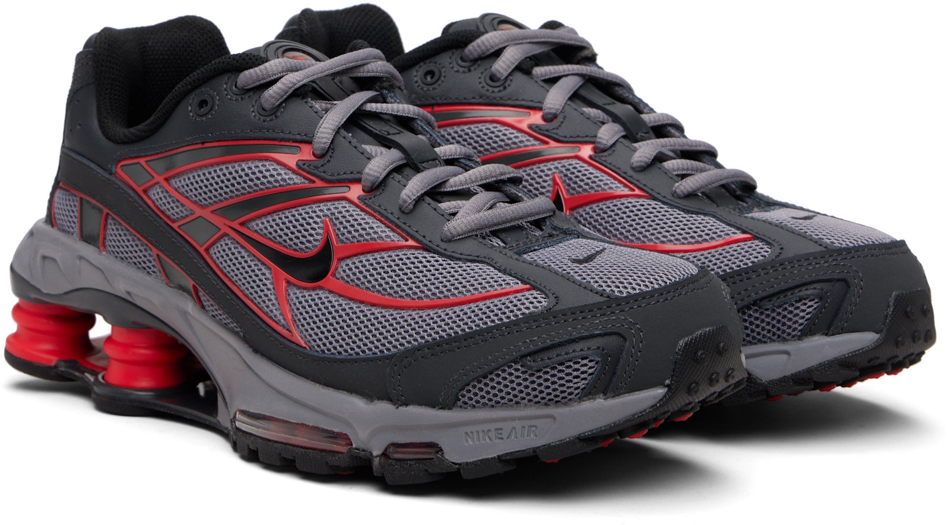 りょーーーNike Shox グレー スニーカー Nike: グレー＆レッド Nike Shox Ride 2 スニーカー | SSENSE 日本