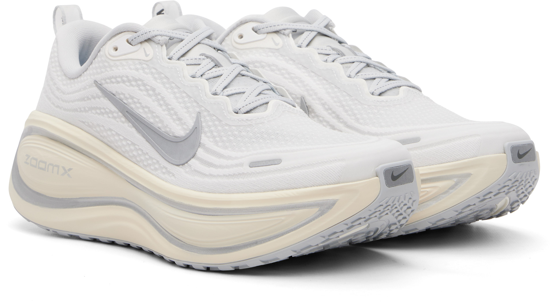 Nike - Baskets Vomero Plus blanc et gris