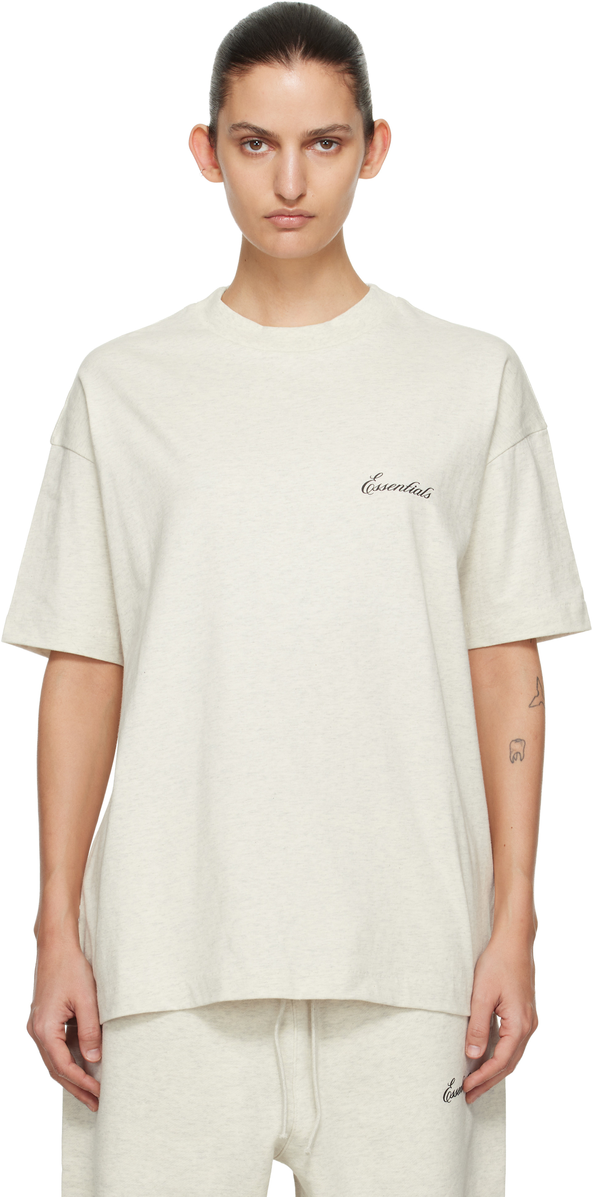 Fear of God ESSENTIALS - T-shirt blanc cassé à coupe classique