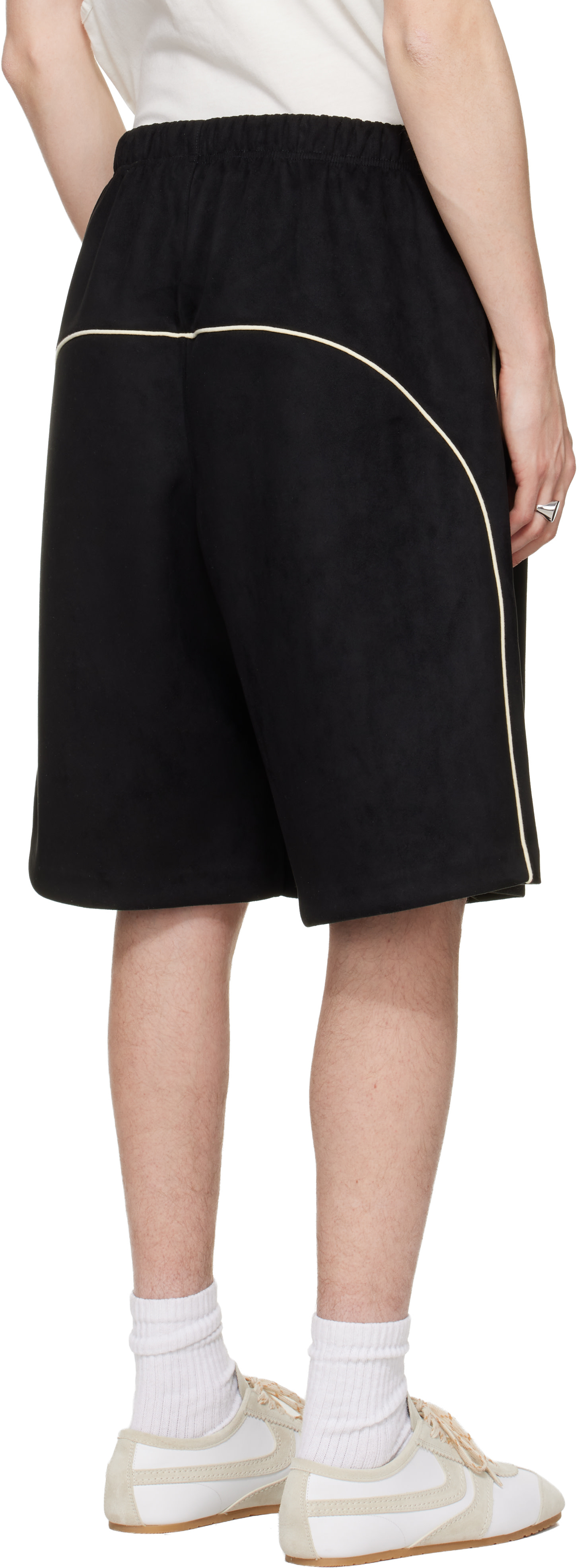 Fear of God ESSENTIALS - ブラック Signature Relaxed フェイクスエード ショートパンツ