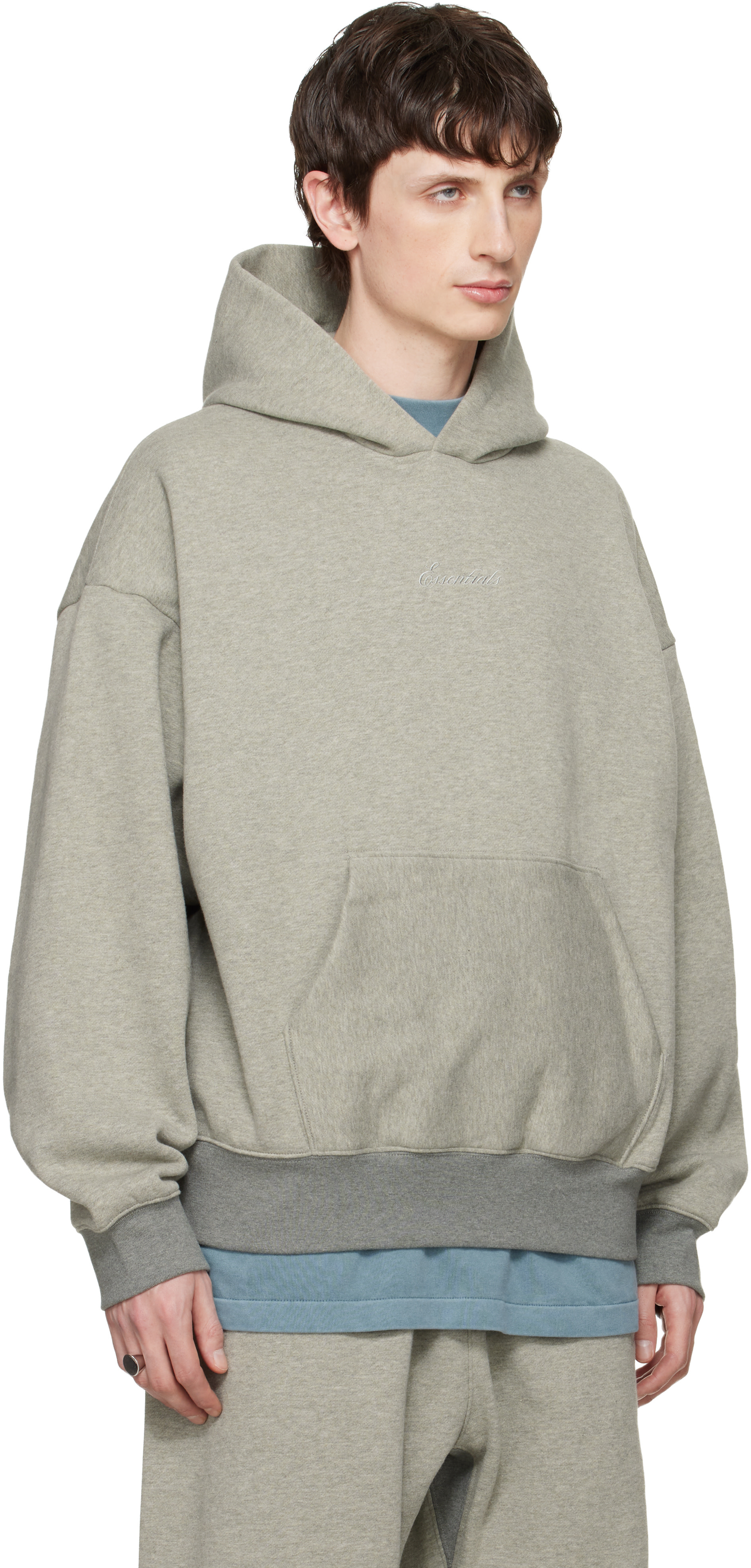 Fear of God ESSENTIALS - Pull à capuche gris à coupe classique et à logo