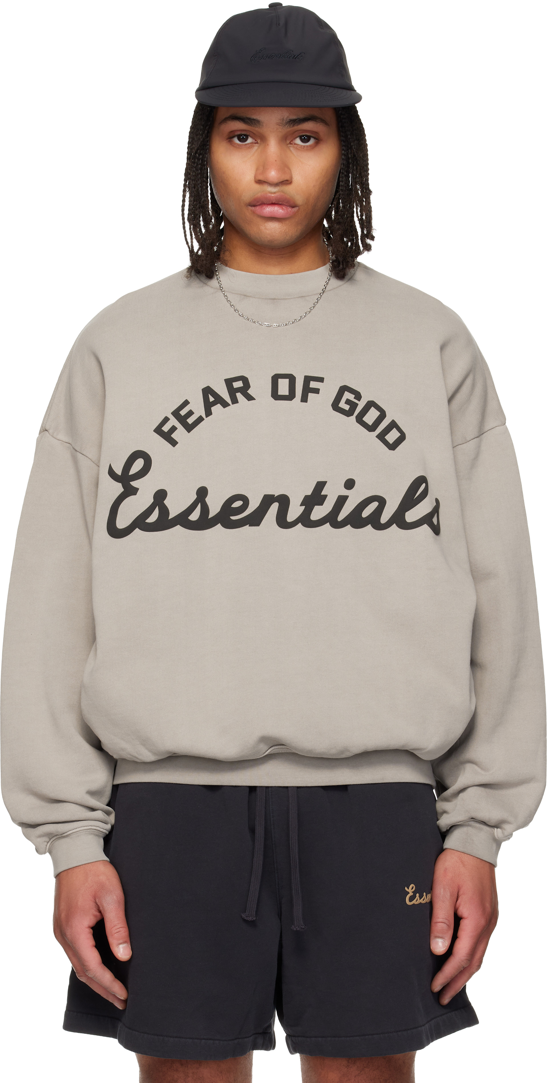 Fear of God ESSENTIALS - Pull molletonné 90s gris à logo Training et à col ras du cou