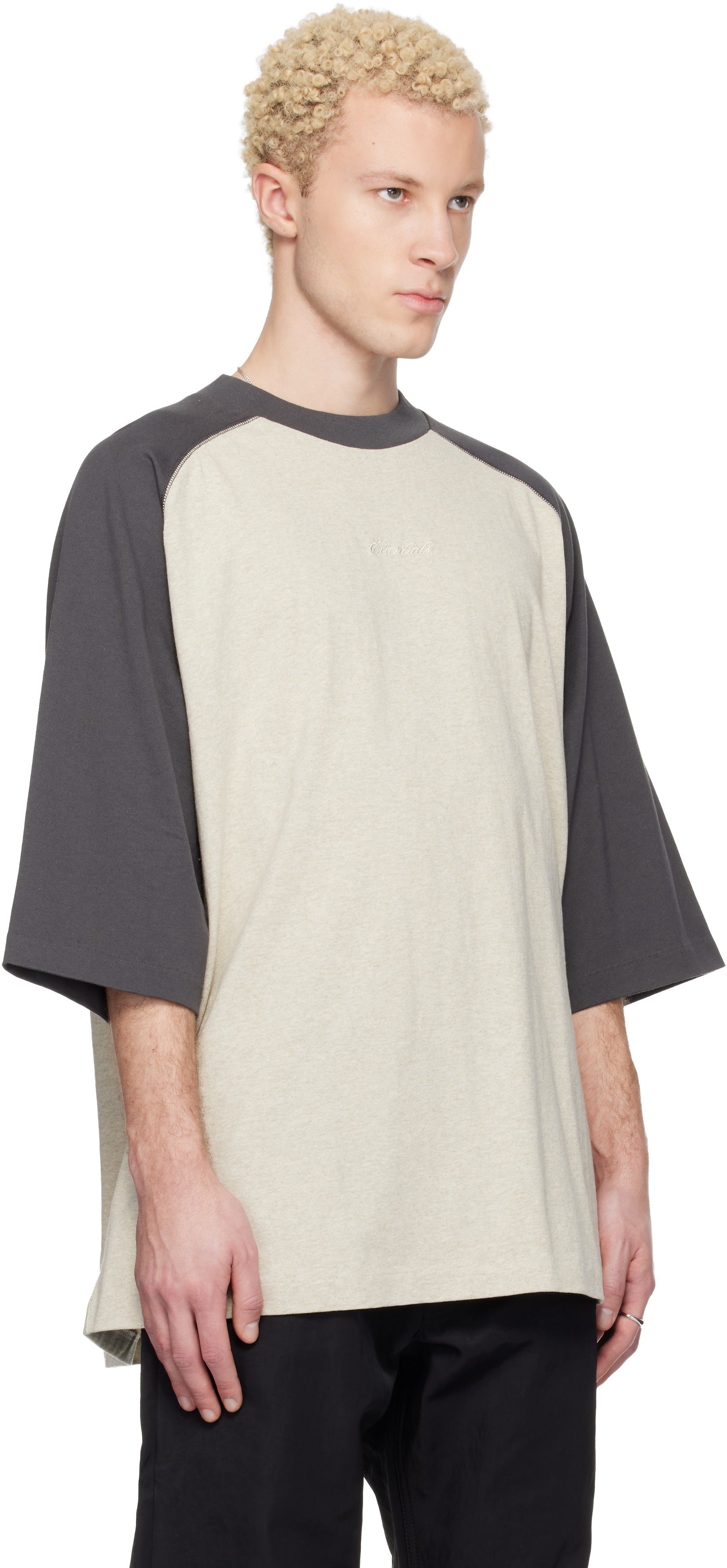 Fear of God ESSENTIALS: グレー Signature Baseball Tシャツ | SSENSE
