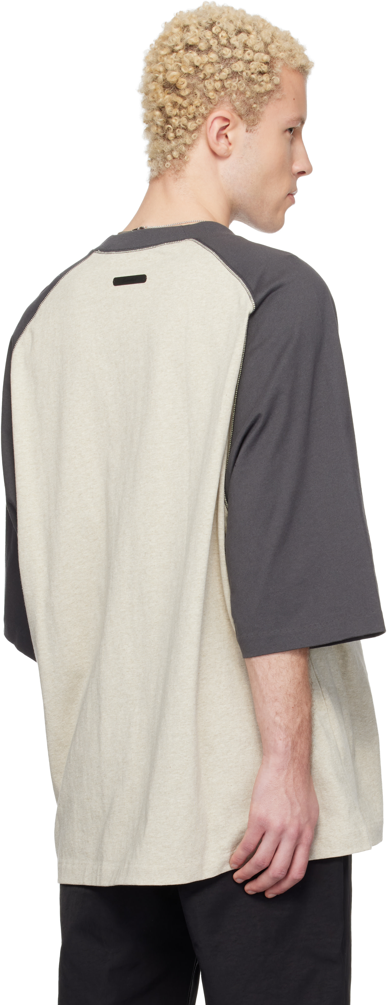 Fear of God ESSENTIALS: グレー Signature Baseball Tシャツ | SSENSE