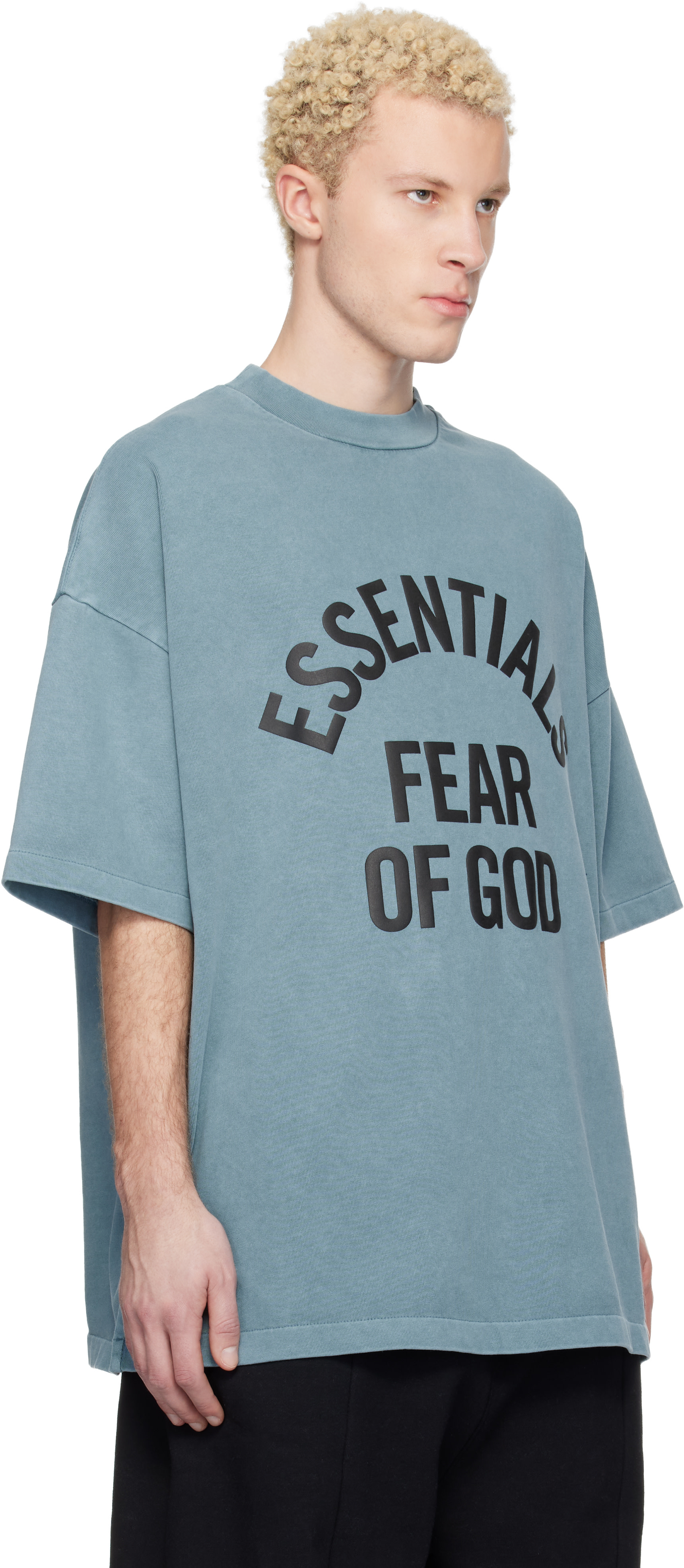 【希少カラー】 Fear of god Essentials　青 Fear of God ESSENTIALS: Blue Campus 90s Short Sleeve T-shirt | SSENSE