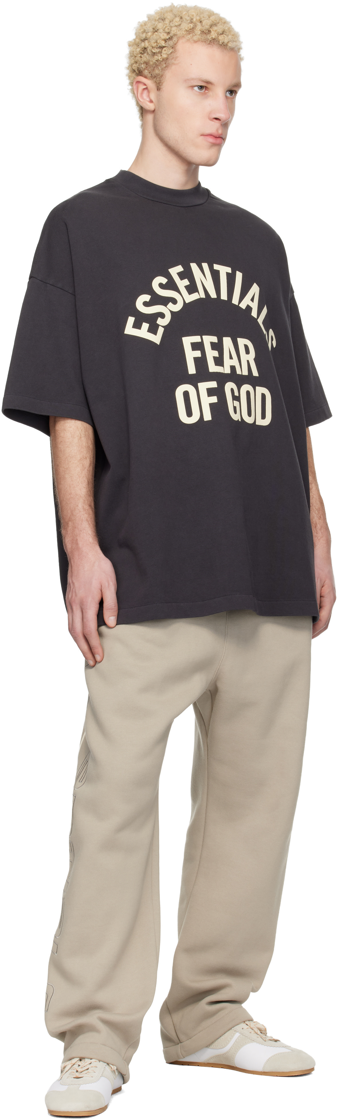 Tシャツ(半袖/袖なし) FEAR OF GOD - Fear Of God Essentials Logo T-shirt Fear of God ESSENTIALS: Black Campus 90s Short Sleeve T-shirt | SSENSE