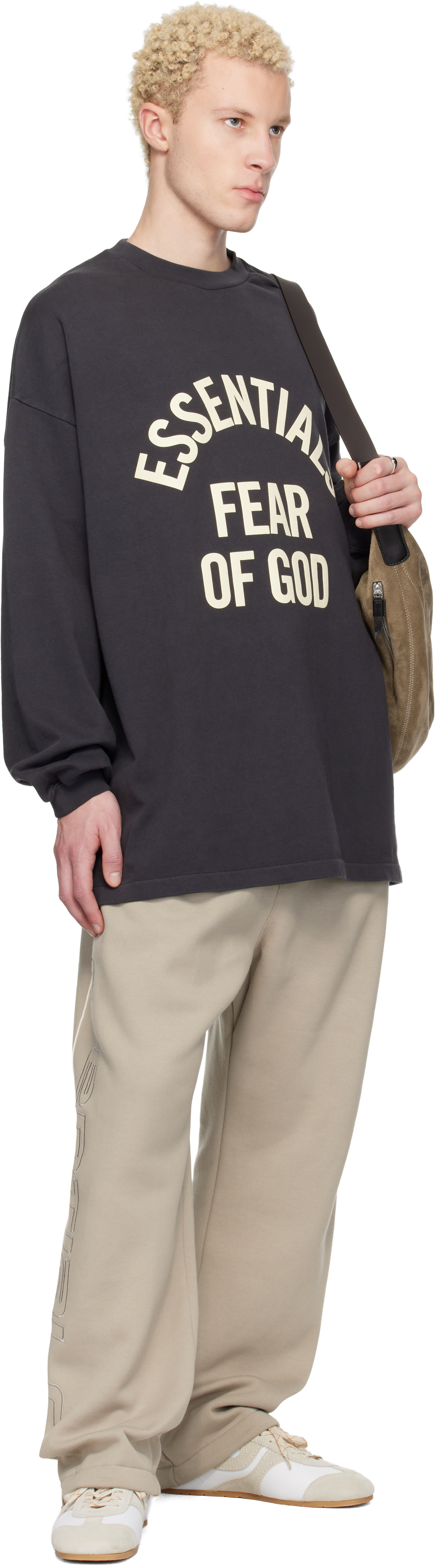 Fear of God ESSENTIALS - 블랙 캠퍼스 90s 티셔츠
