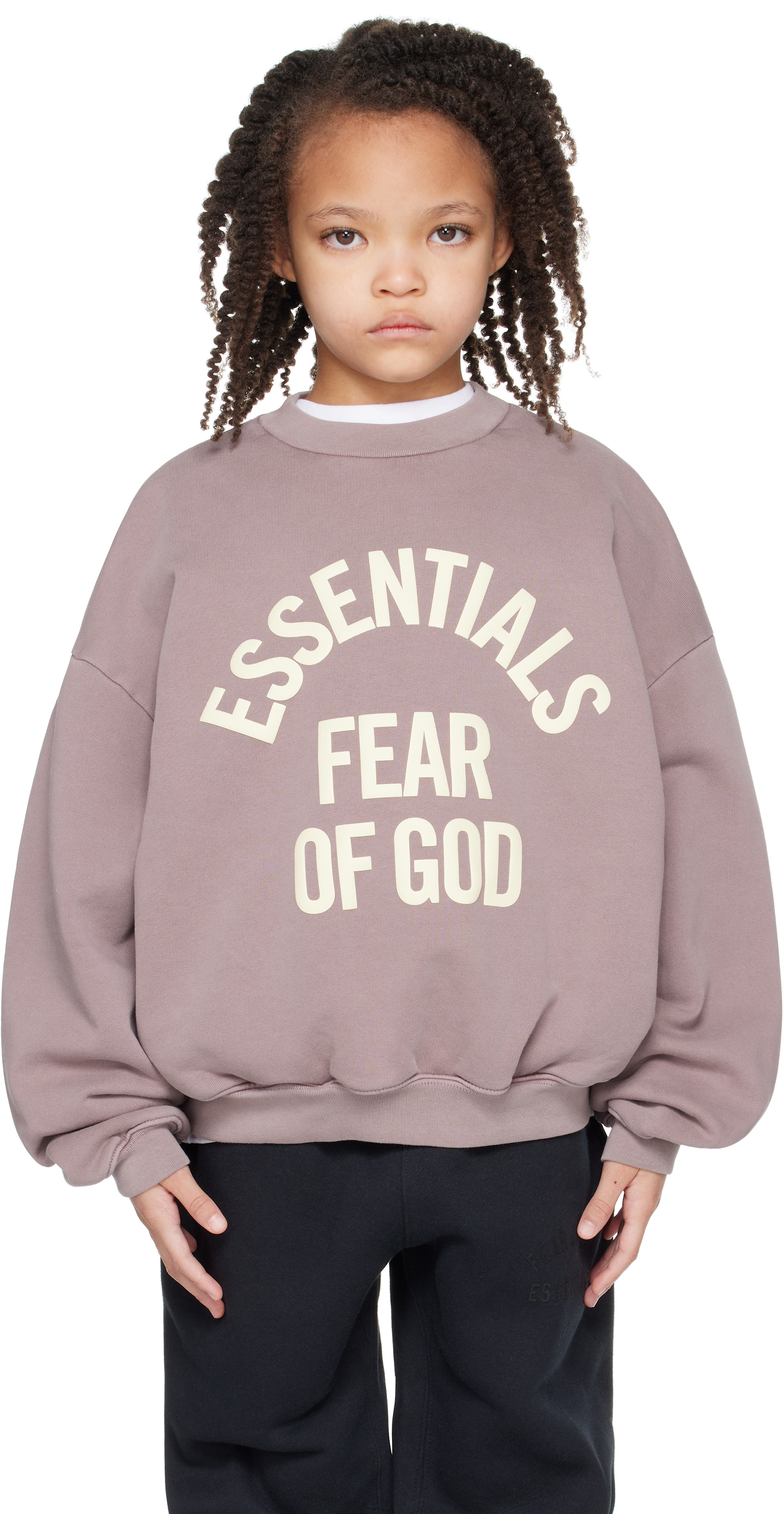 Fear of God ESSENTIALS - Enfant | Pull molletonné 90's mauve à logo de style collégial
