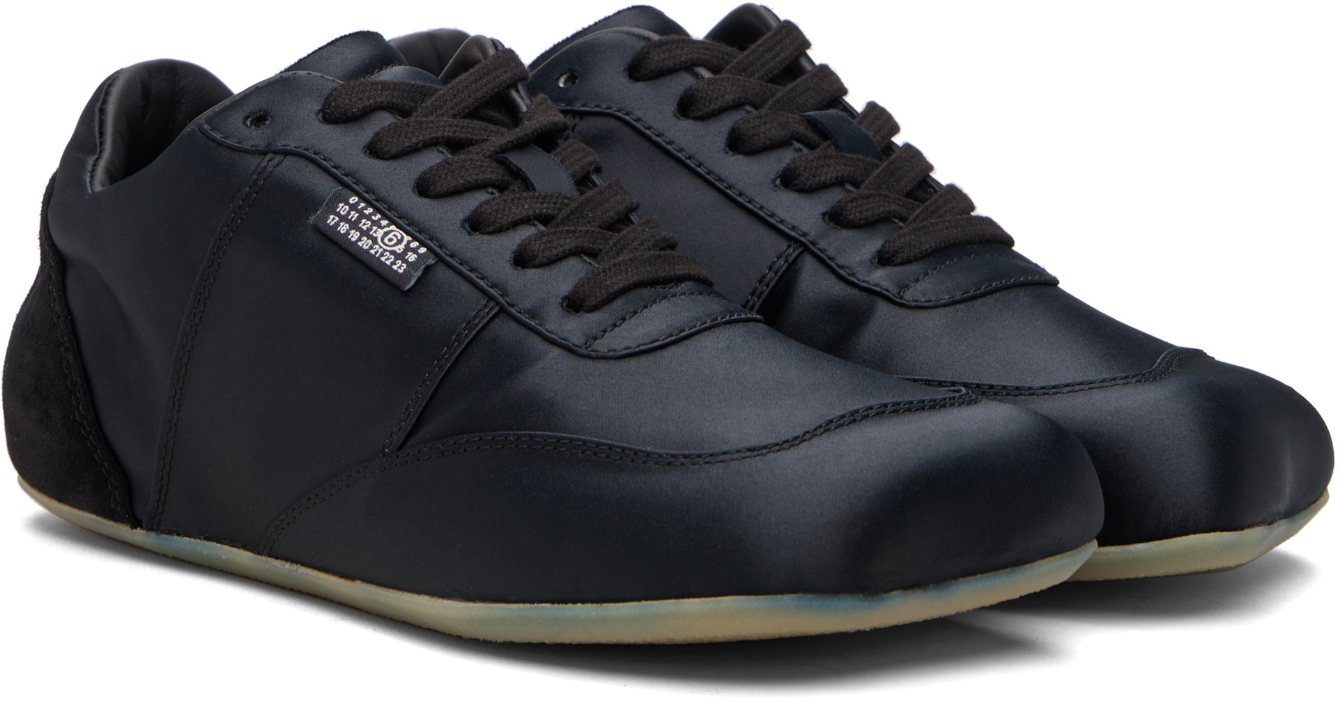 MM6 Maison Margiela ベルベットスニーカー 黒 MM6 Maison Margiela: ブラック Factory サテン スニーカー | SSENSE 日本