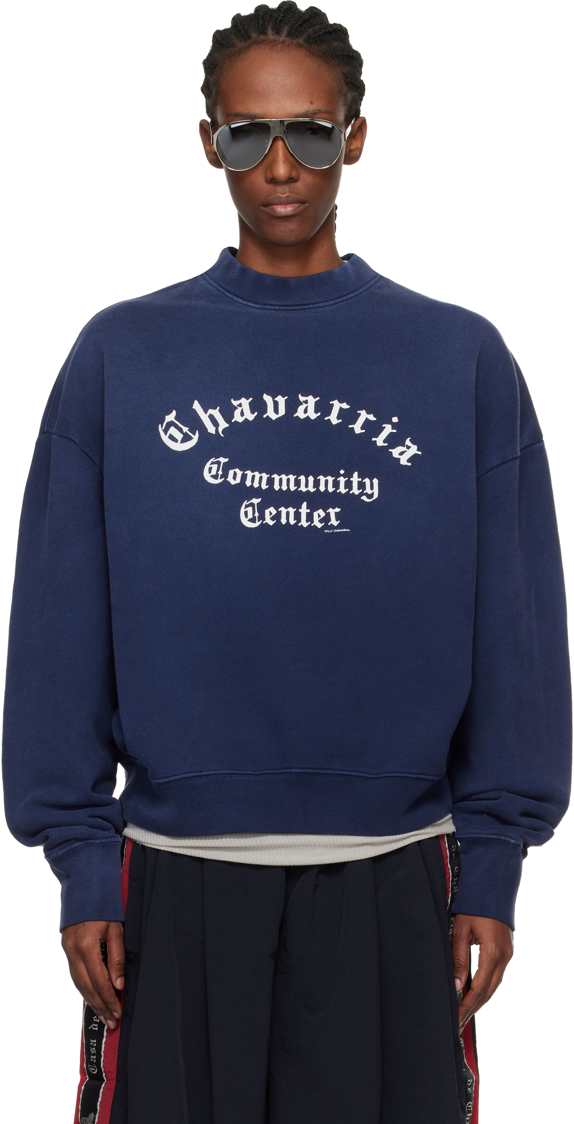 WILLY CHAVARRIA - Pull molletonné 'Chavarria Community Center' bleu marine