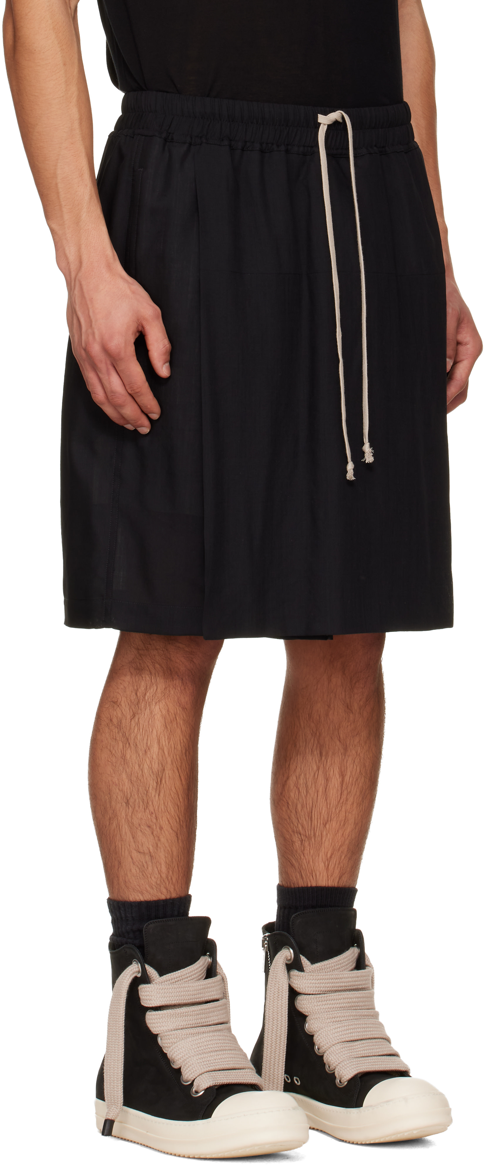 Rick Owens: ブラック Temple Kilt ショートパンツ | SSENSE 日本