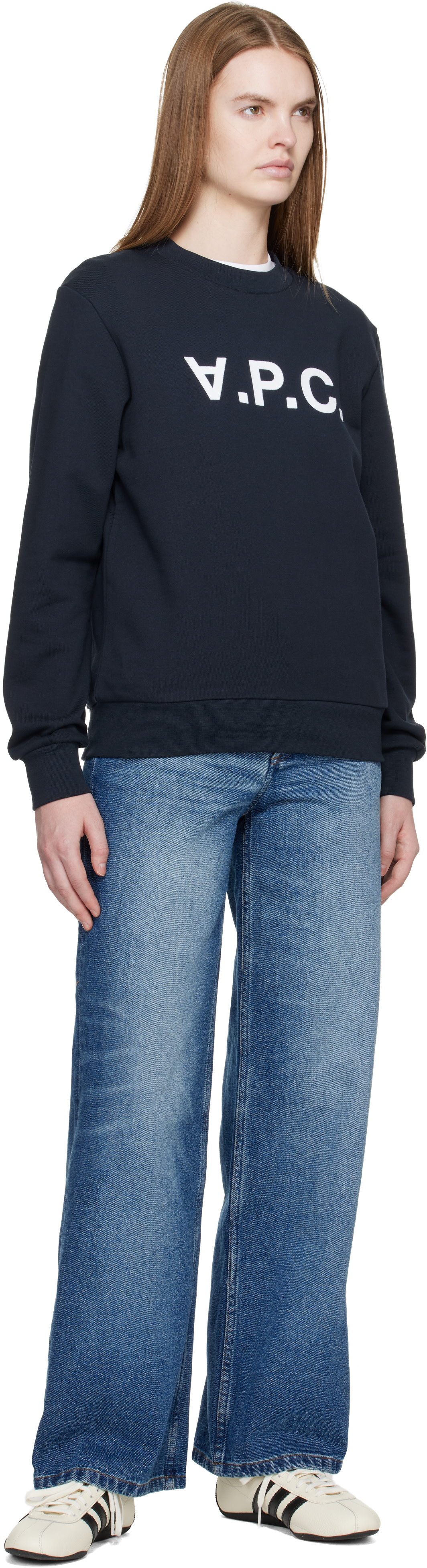 A.P.C. - Pull molletonné bleu marine à grand logo V.P.C.