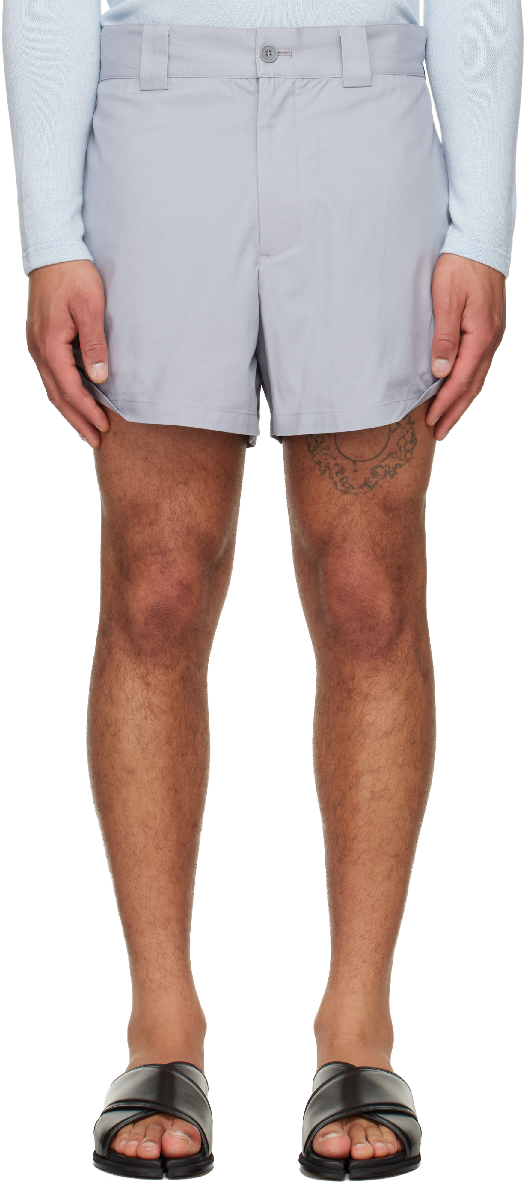 LII - Short gris à revers roulés