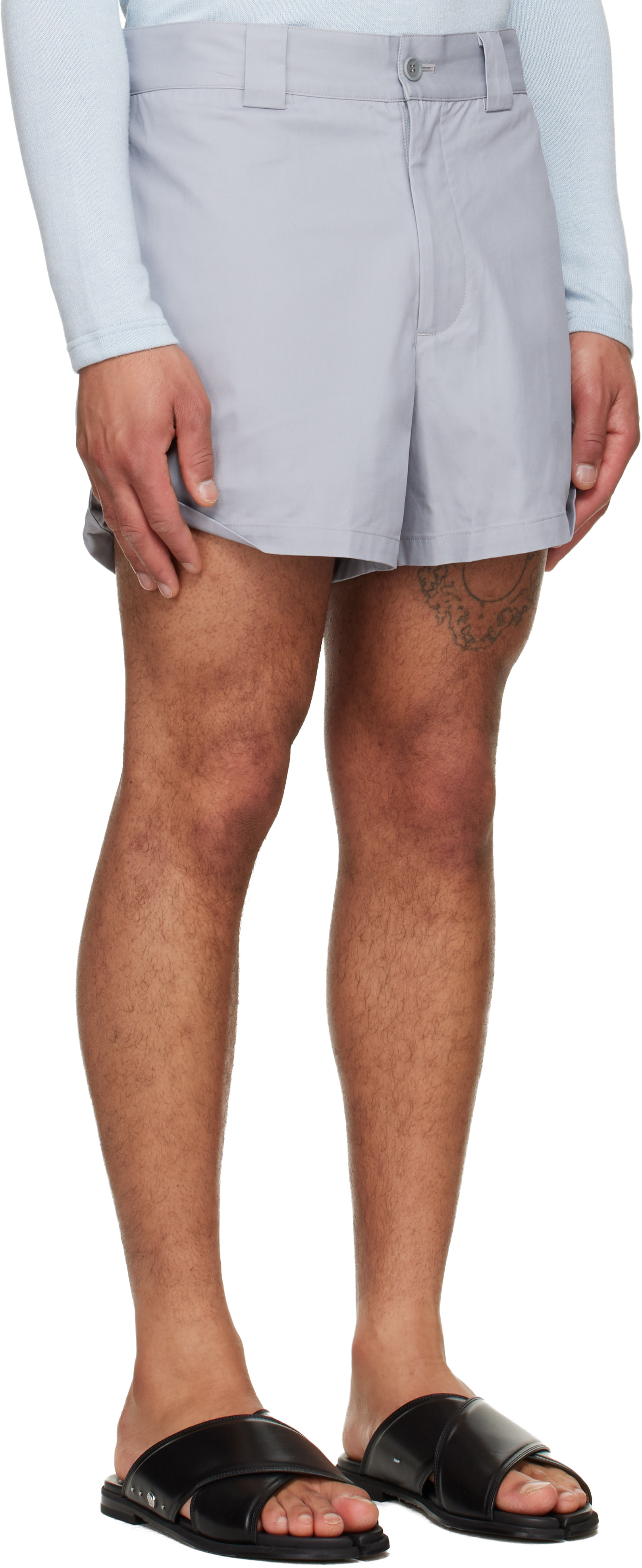 LII - Short gris à revers roulés