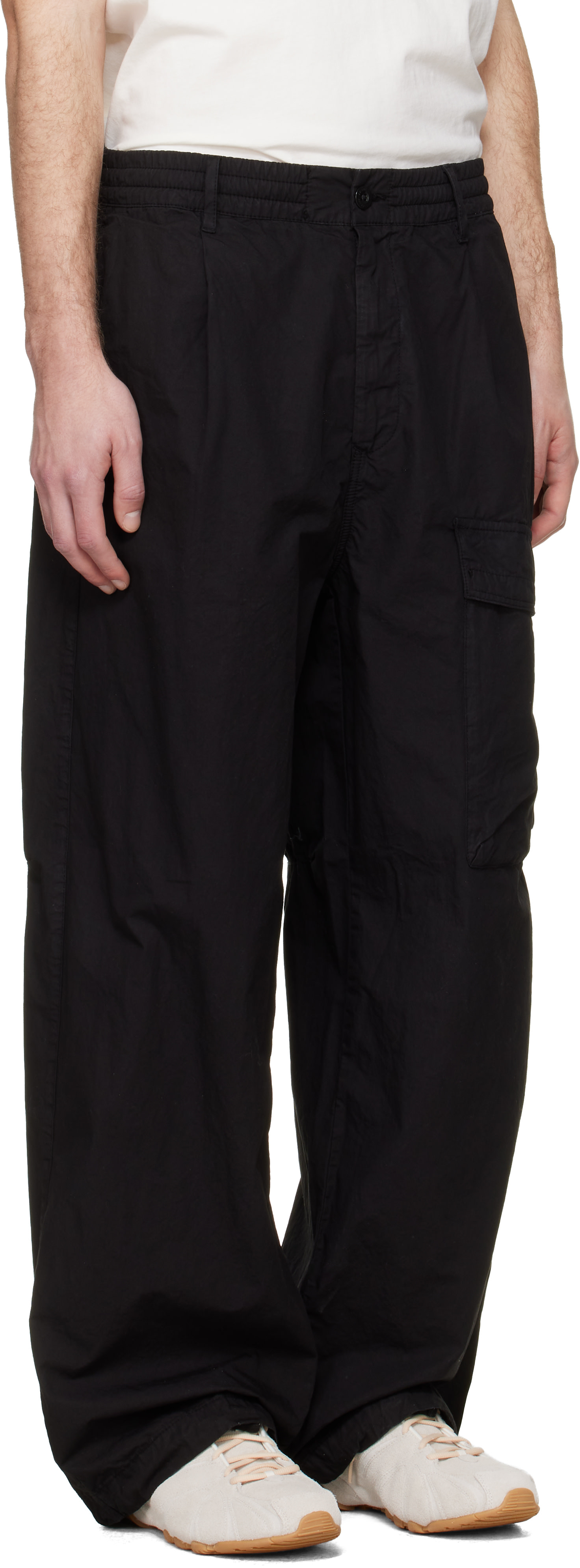 C.P. COMPANY MICROREPS CARGO PANTSブラック48 C.P. Company: Black Micro-Reps Boxy Leg Pocket Lens Pants | SSENSE