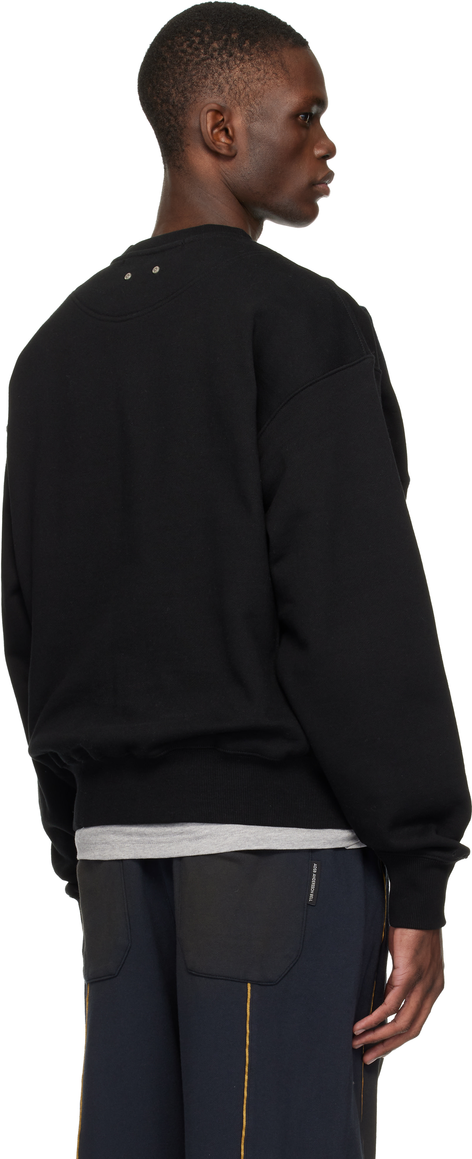 Andersson Bell - Pull molletonné étagé noir et bleu marine à logo arqué