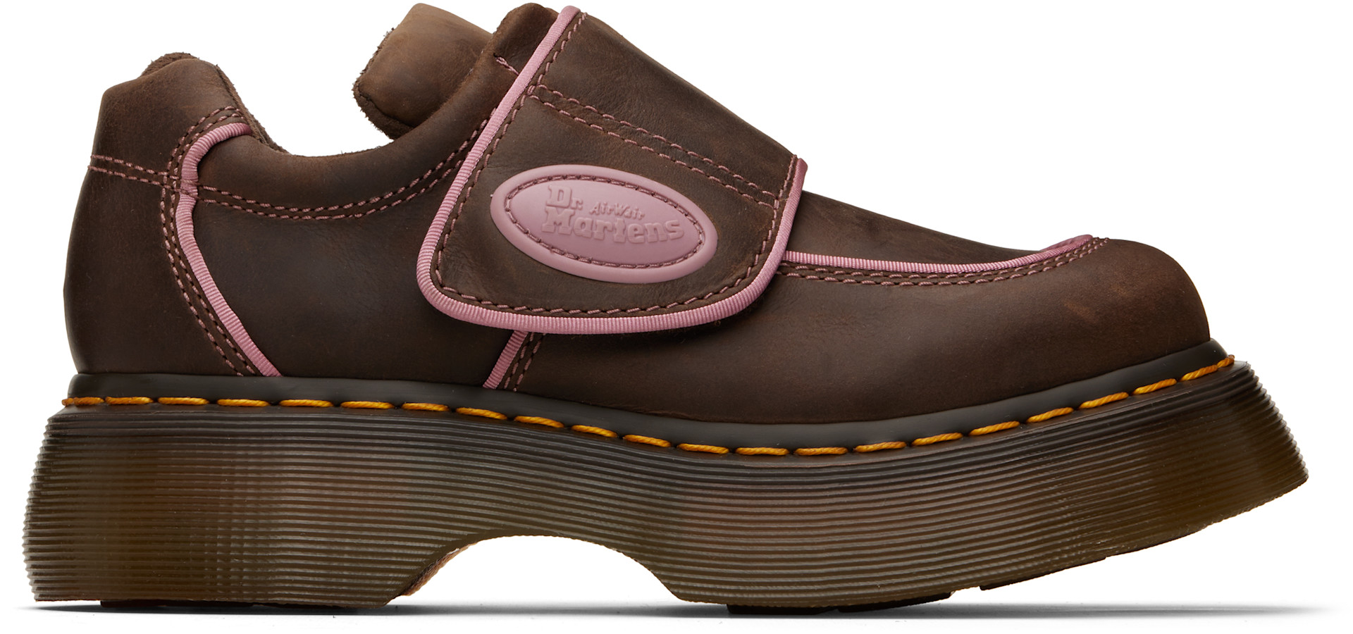 Dr. Martens: ブラウン Buzz Strap Wyoming ローファー | SSENSE 日本
