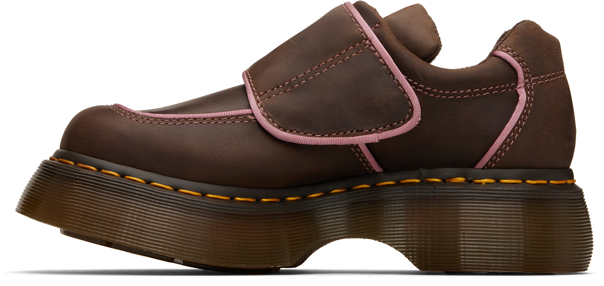 Dr. Martens: ブラウン Buzz Strap Wyoming ローファー | SSENSE 日本