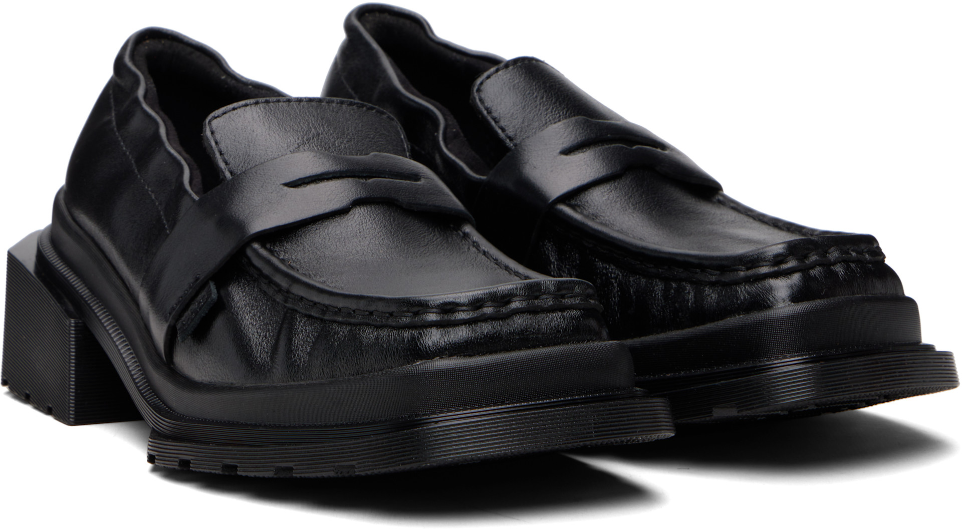 Dr. Martens: ブラック Maybole ローファー | SSENSE 日本