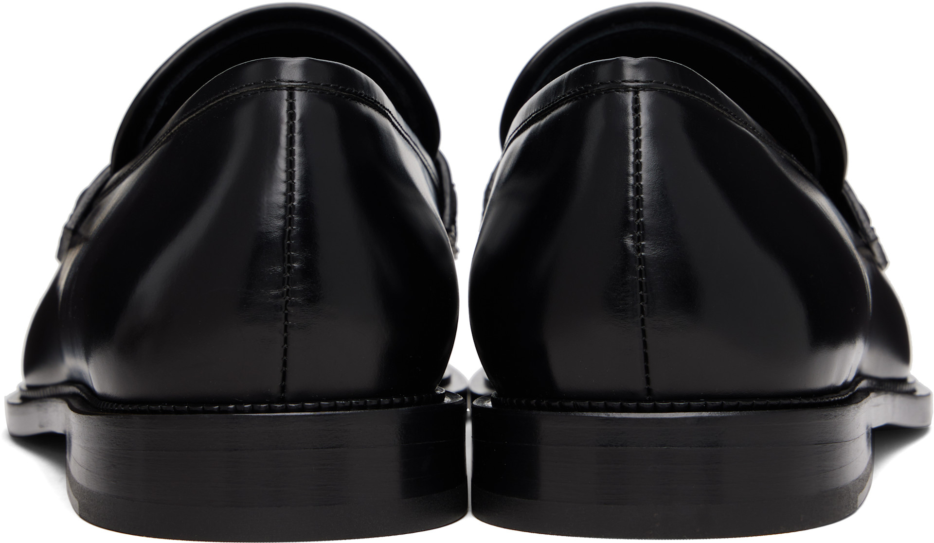 Versace: ブラック 'V' レザー ローファー | SSENSE 日本