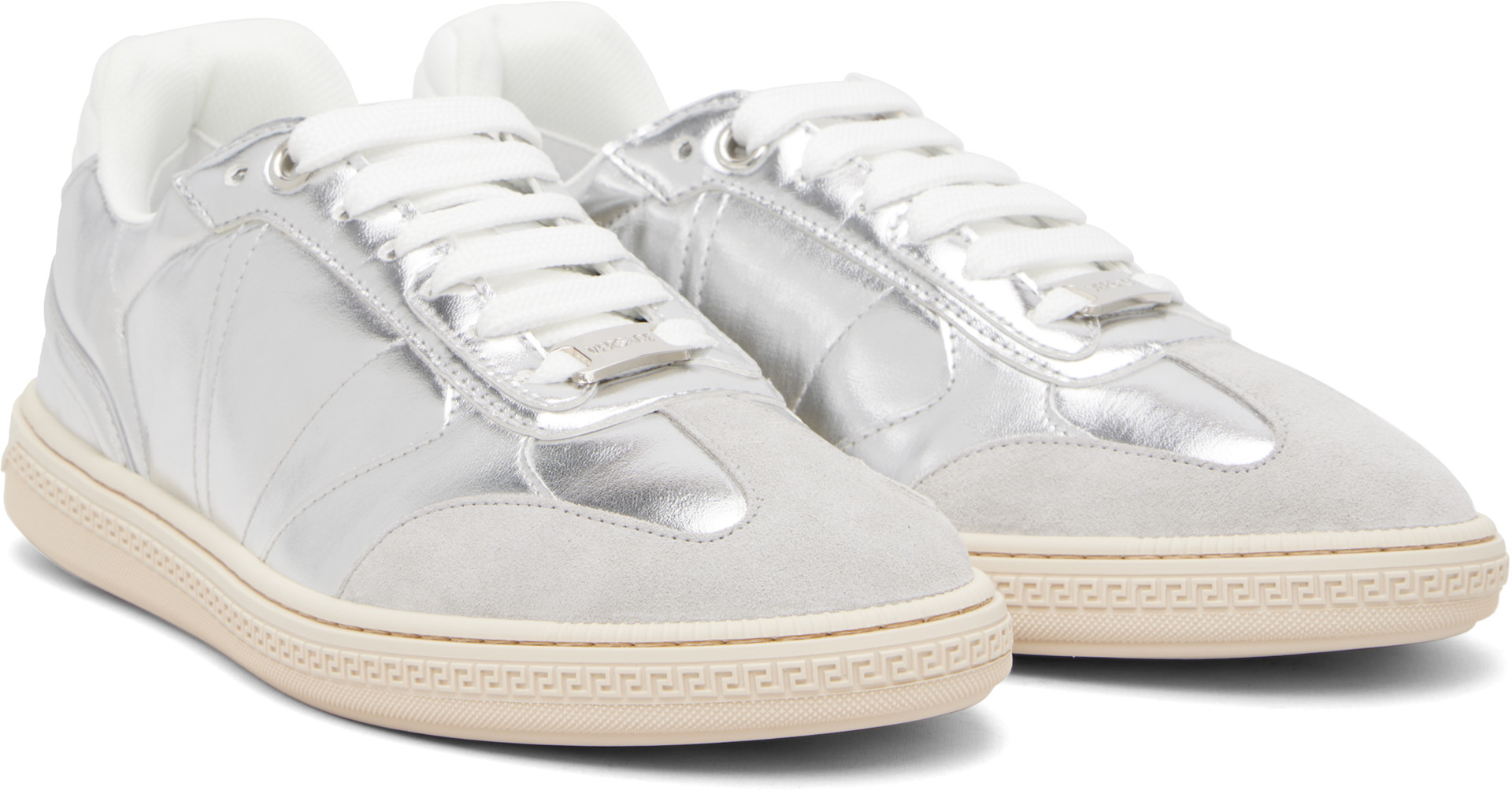 Versace: シルバー Greca Court メタリック フェイクレザー スニーカー