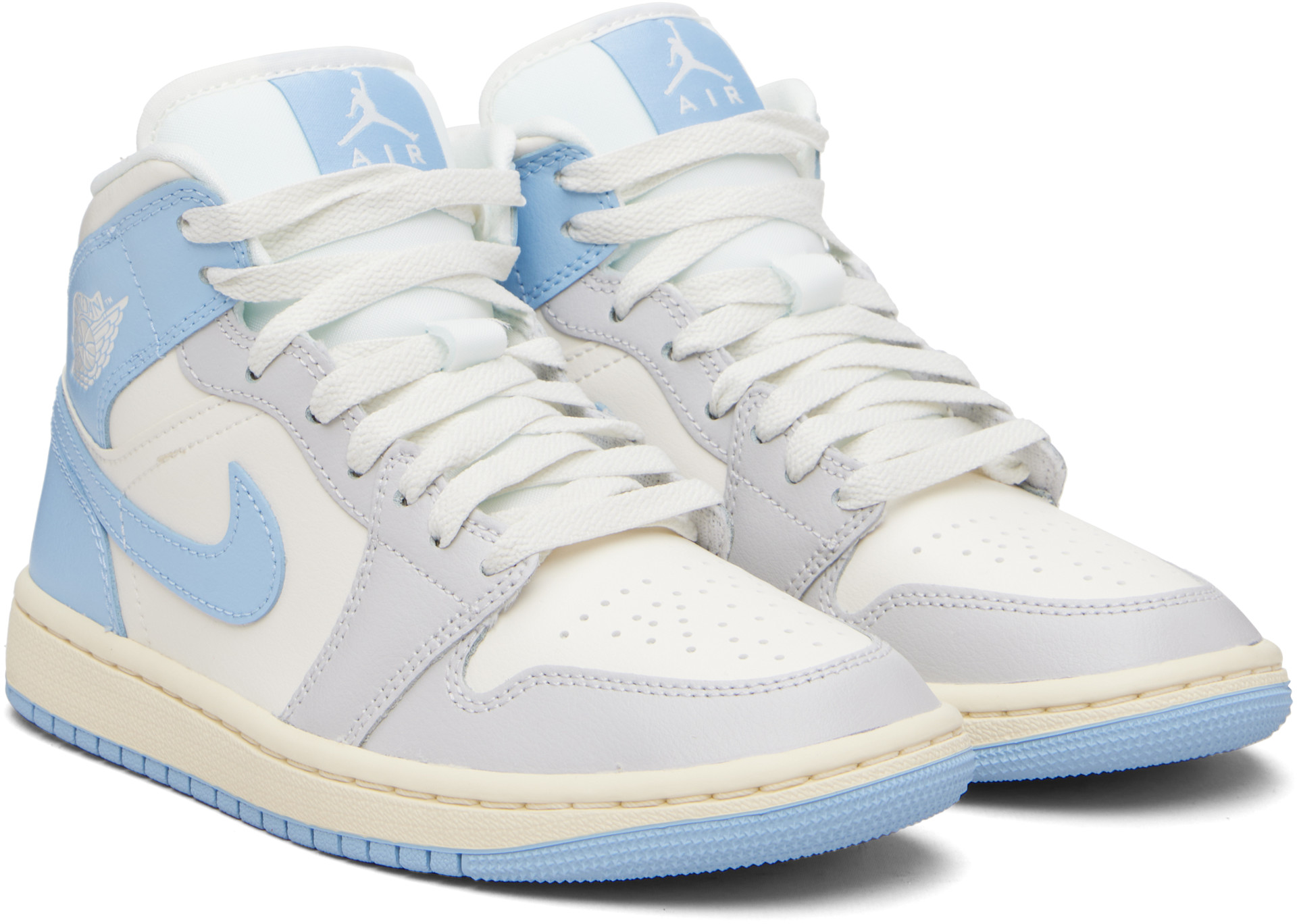 Nike Jordan: ホワイト＆ブルー Air Jordan 1 Mid スニーカー | SSENSE