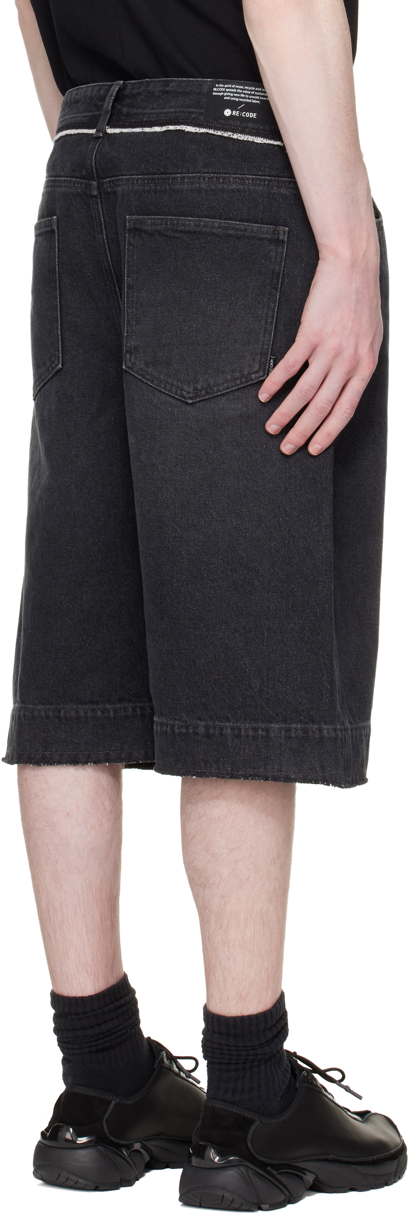 RE;CODE - Short noir en denim à bords bruts