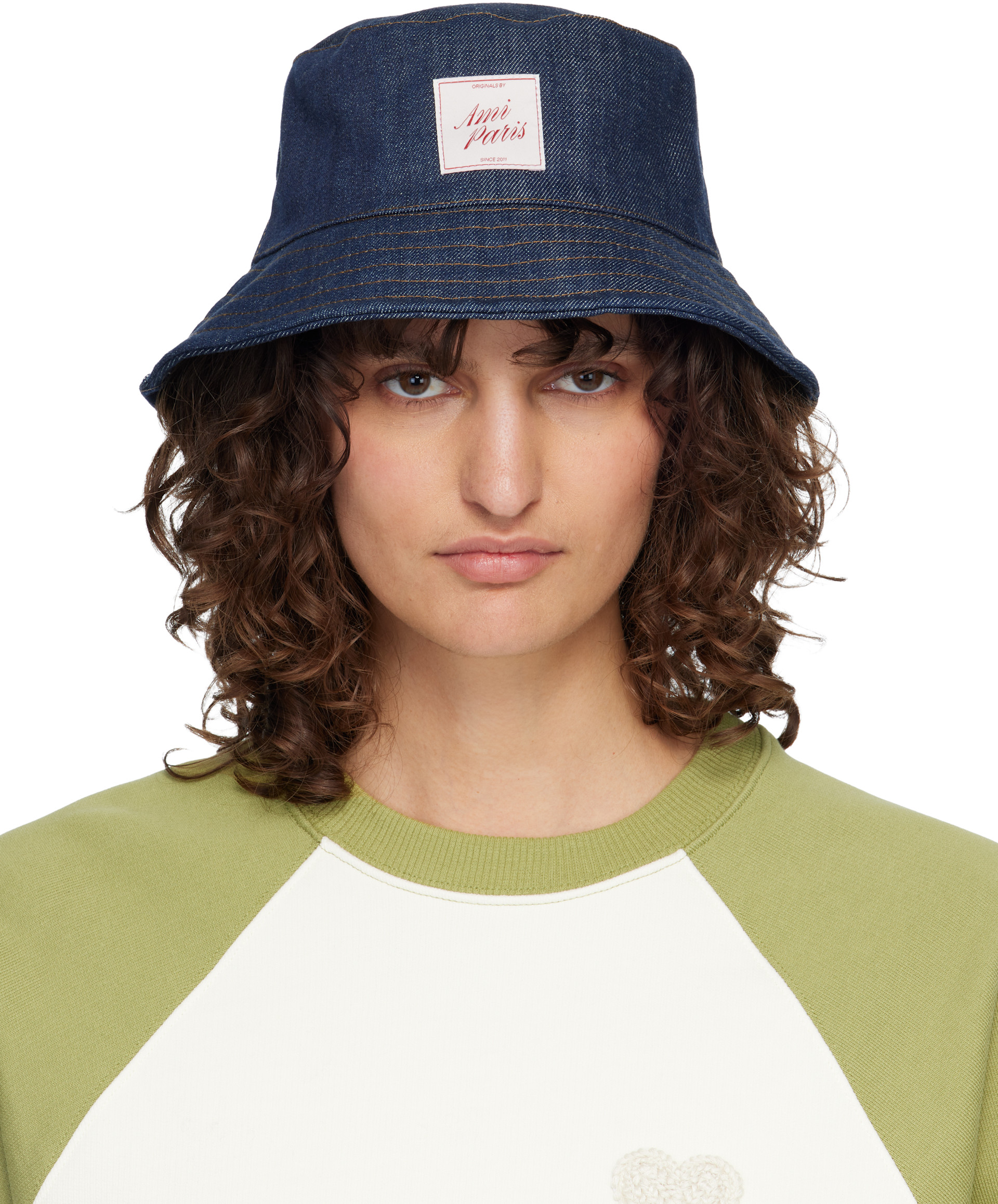 AMI Paris: ネイビー Topstitchings デニム バケットハット | SSENSE 日本