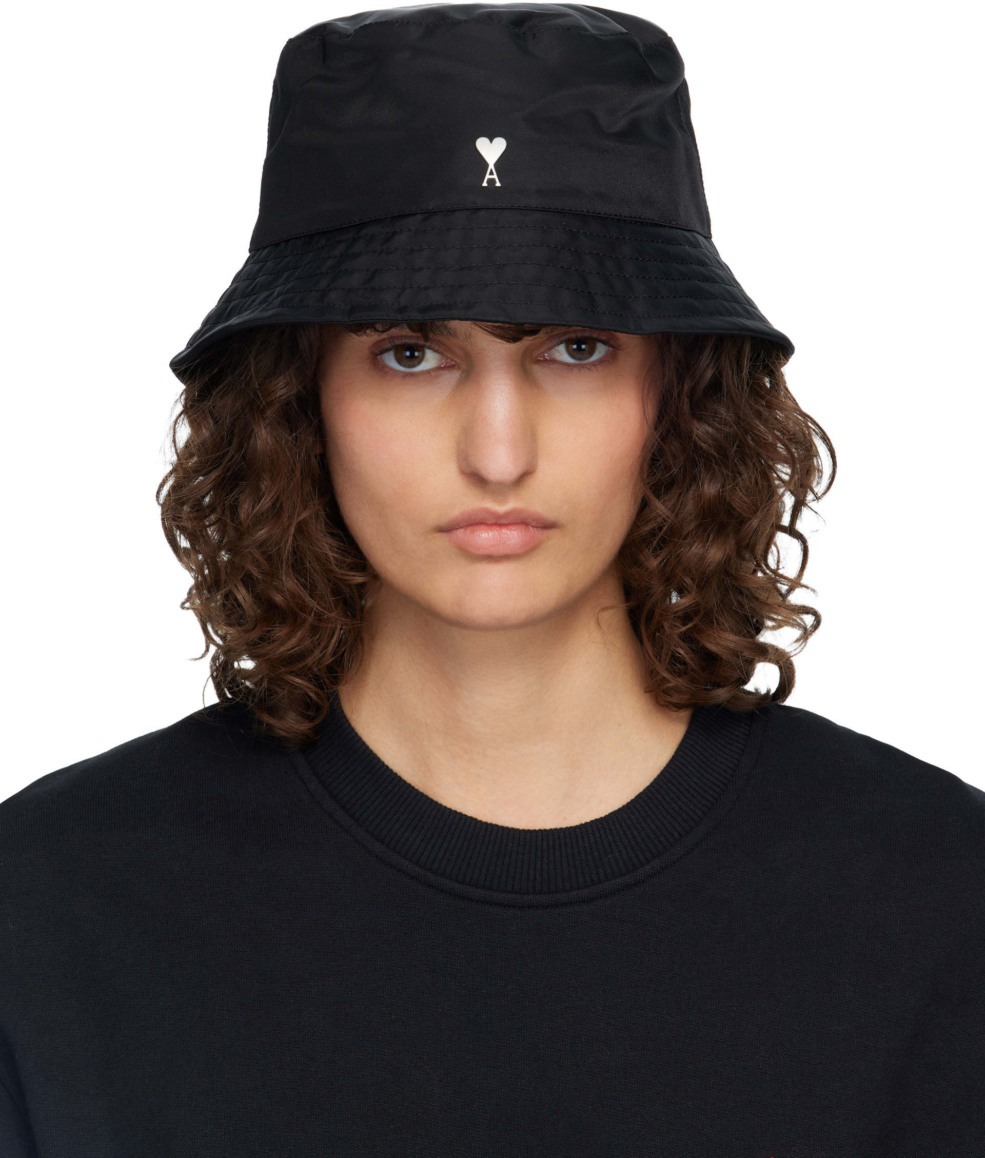 ami paris　AMI DE COEUR スタッズ バケットハット AMI Paris: Black Ami de Coeur Stud Bucket Hat | SSENSE